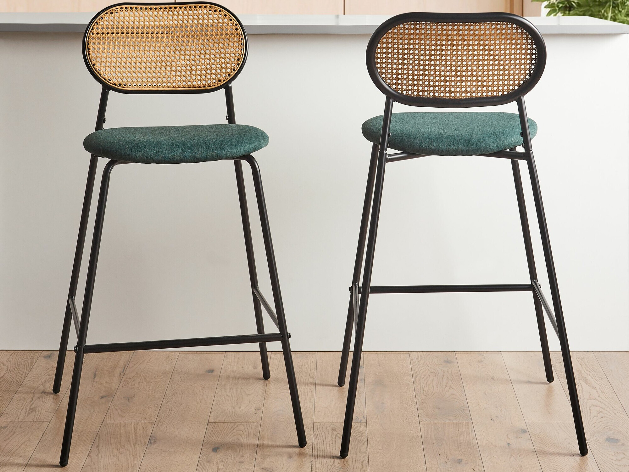 Barska stolica Berwyn 2426 (Crna)