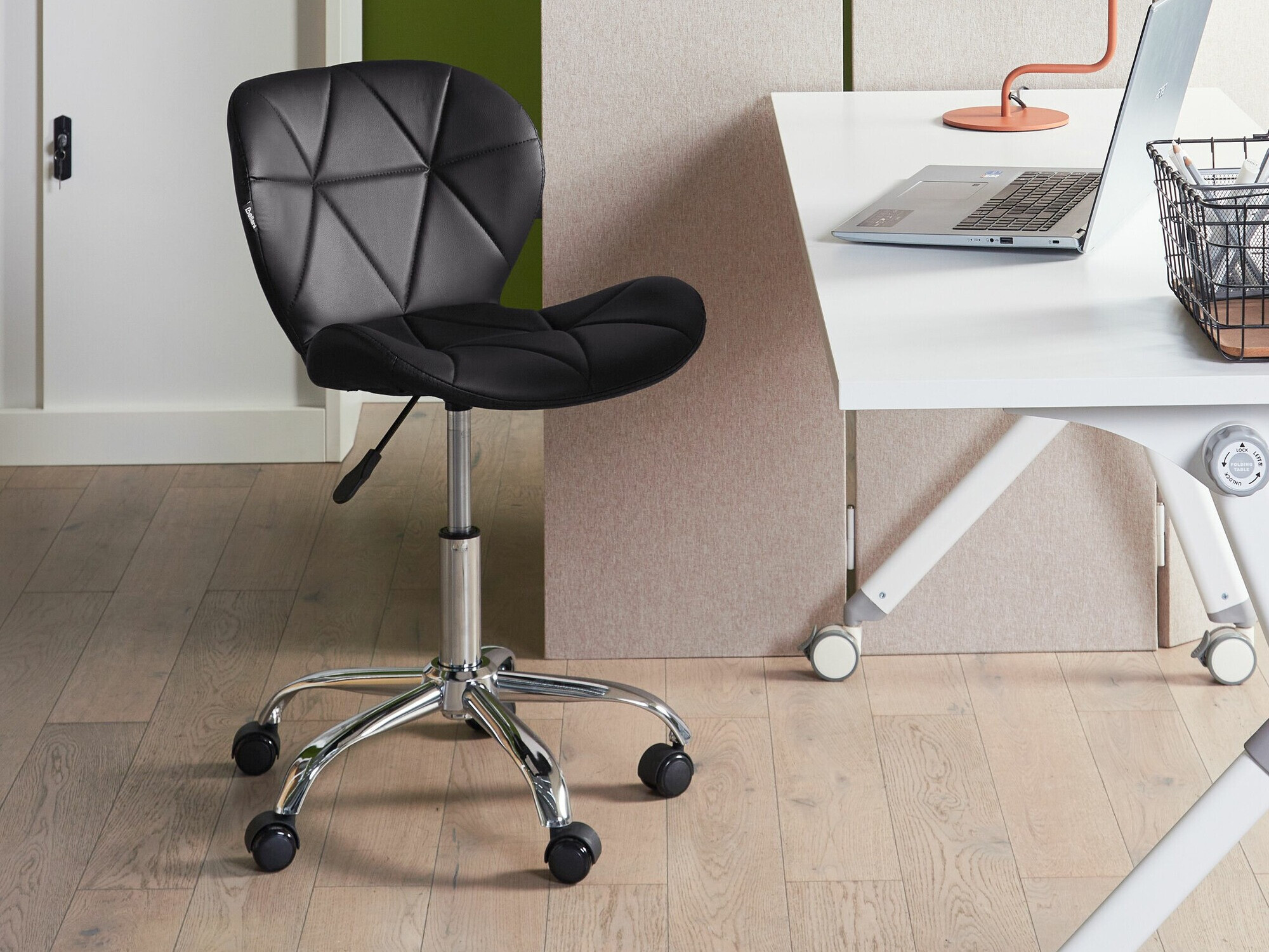 Uredska stolica Berwyn 2475 (Crna)