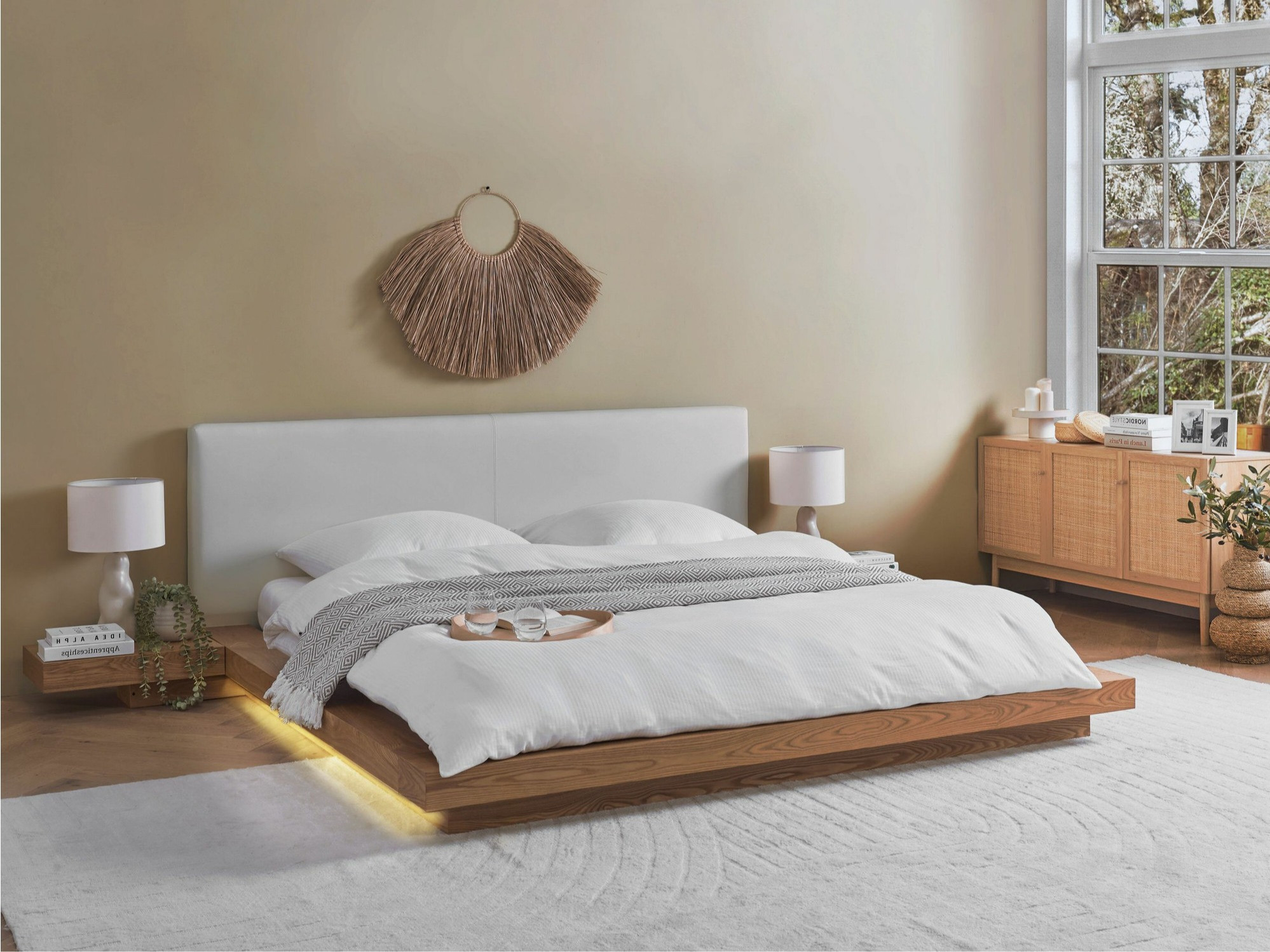 Krevet Berwyn 543 (Svijetlo drvo) S noćnim ormarićima