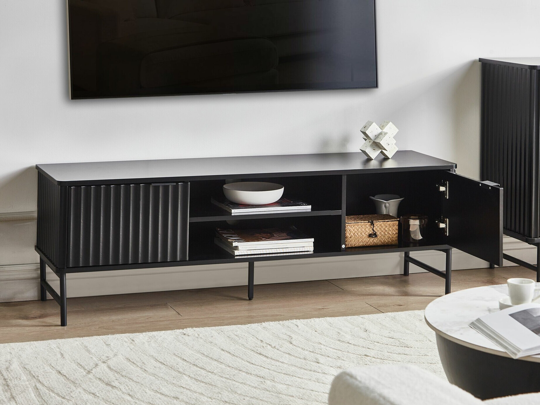 TV stol Berwyn 2575 (Crna)