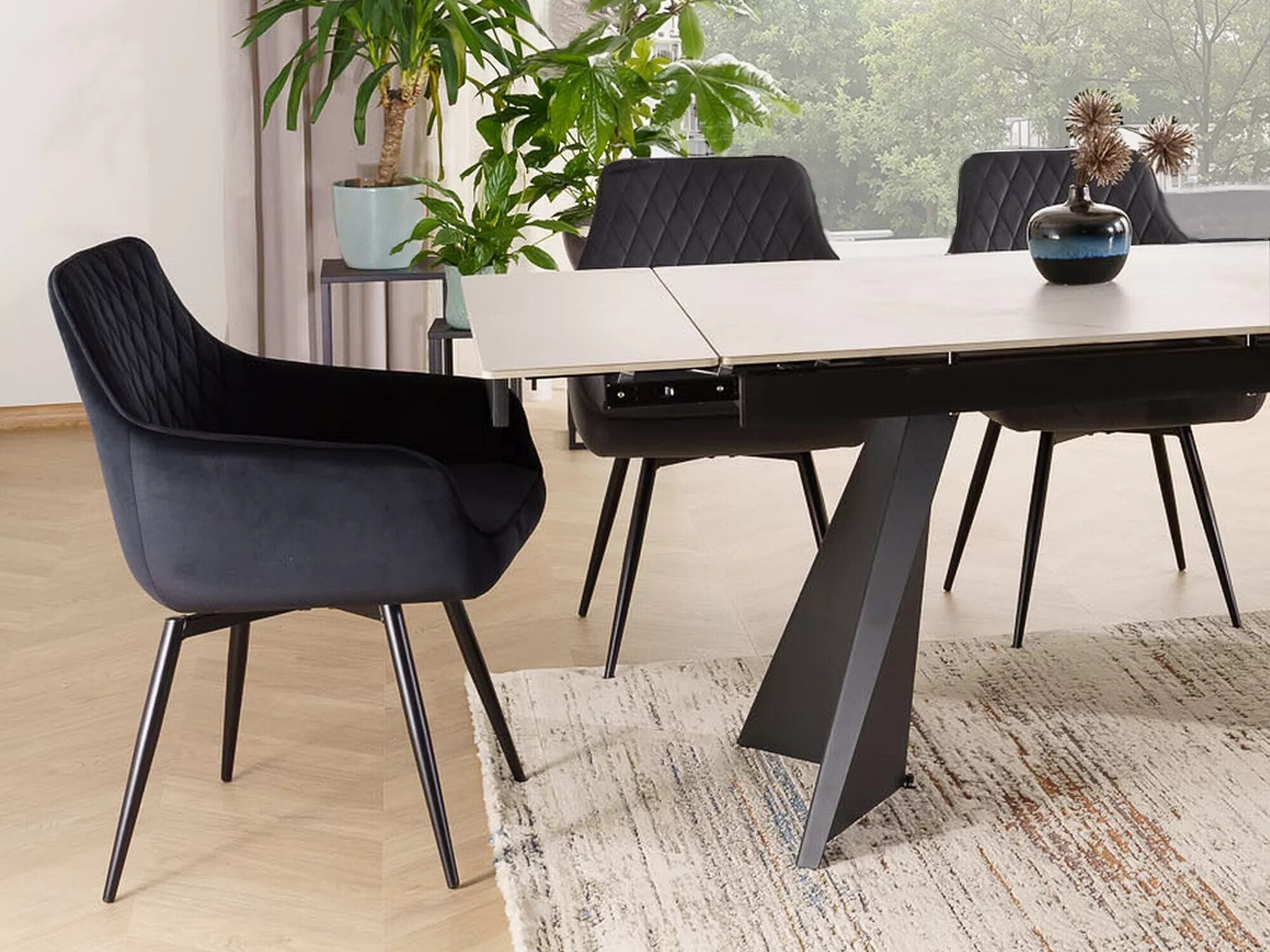 Stolica Detroit 734 (Crna)