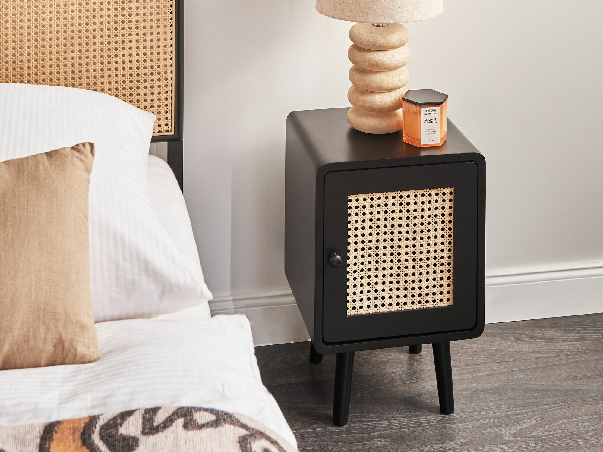 Noćni ormarić Berwyn 2632 (Crna)