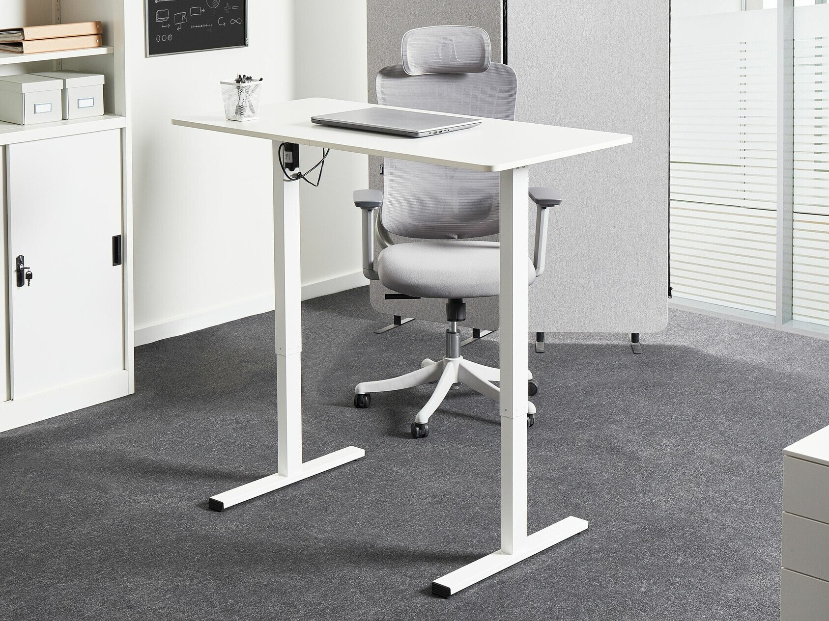 Radni stol podesiv po visini Berwyn 2639 (Bijela)