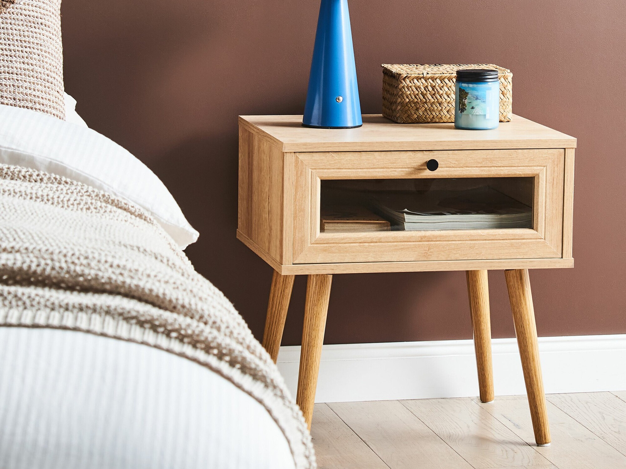 Noćni ormarić Berwyn 2677