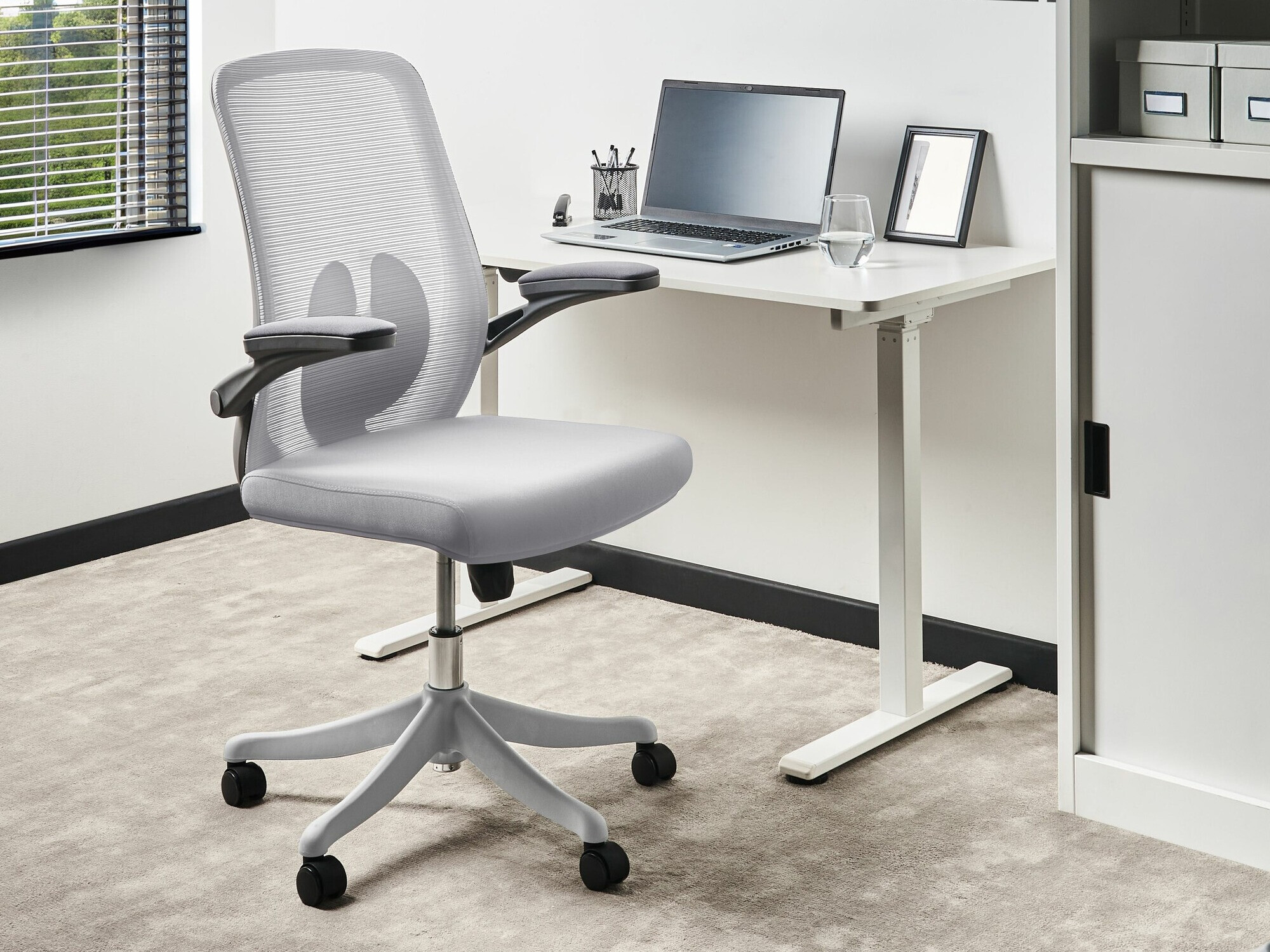 Uredska stolica Berwyn 2687 (Siva)