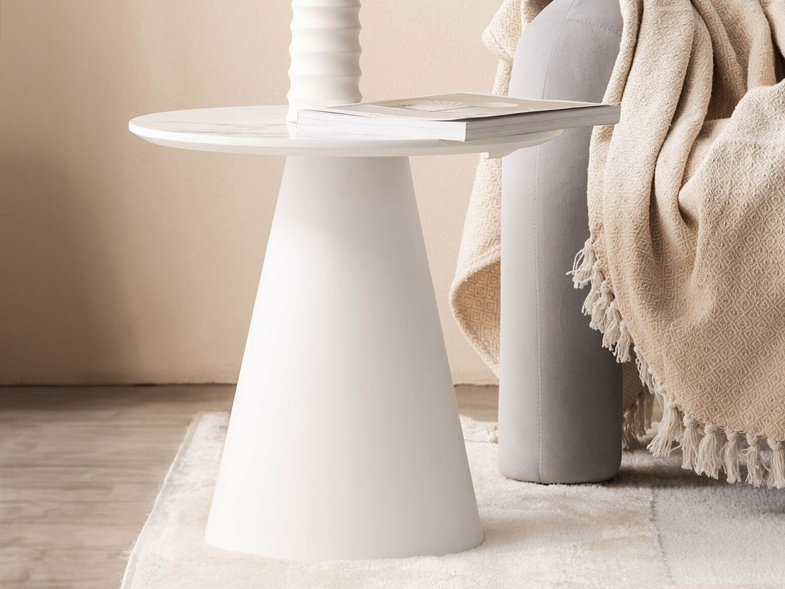 Pomoćni stolić Burleson 440 (Bijeli mramor)