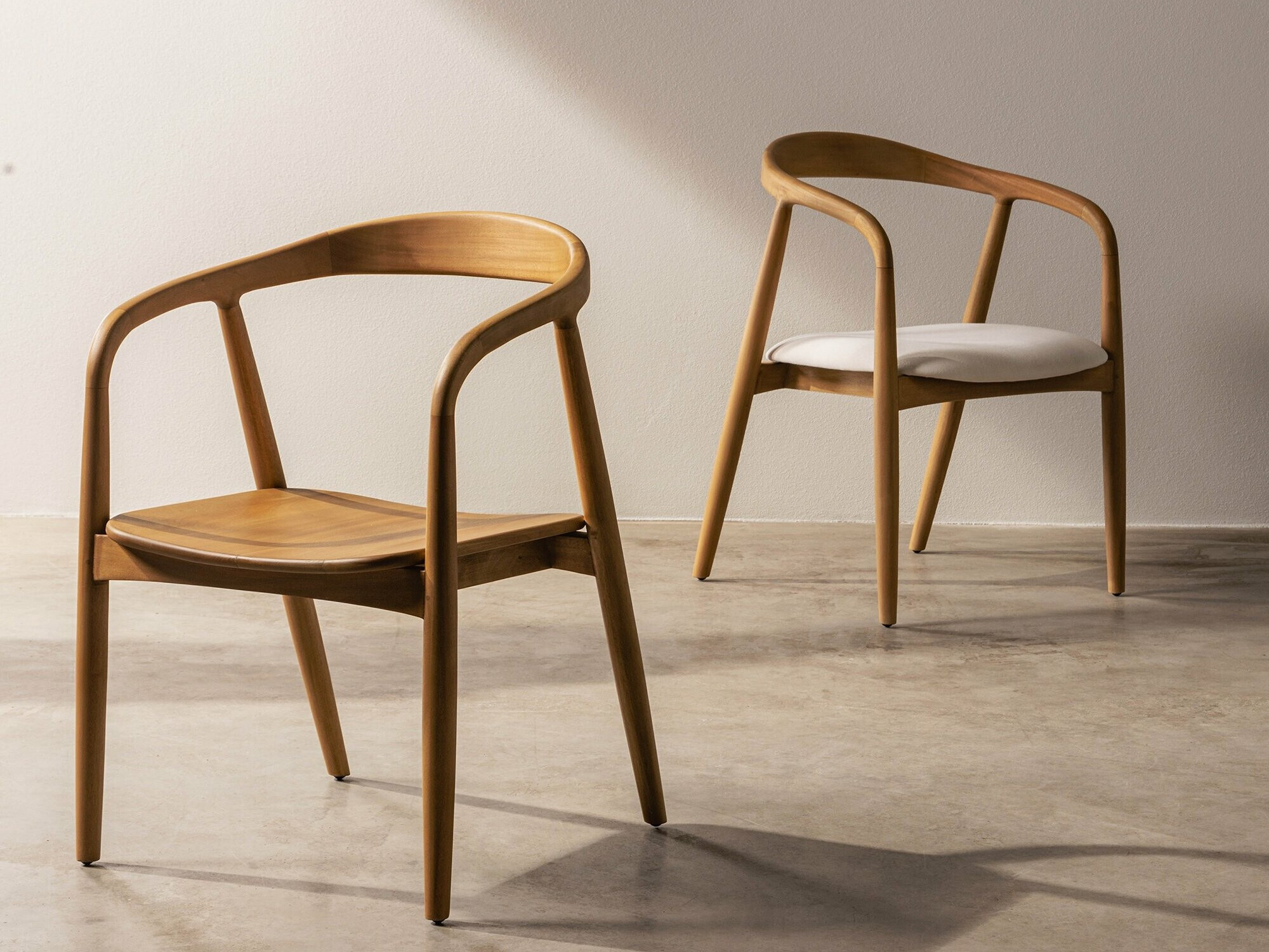 Stolica Burleson 247 (Svijetlo drvo + Krem)