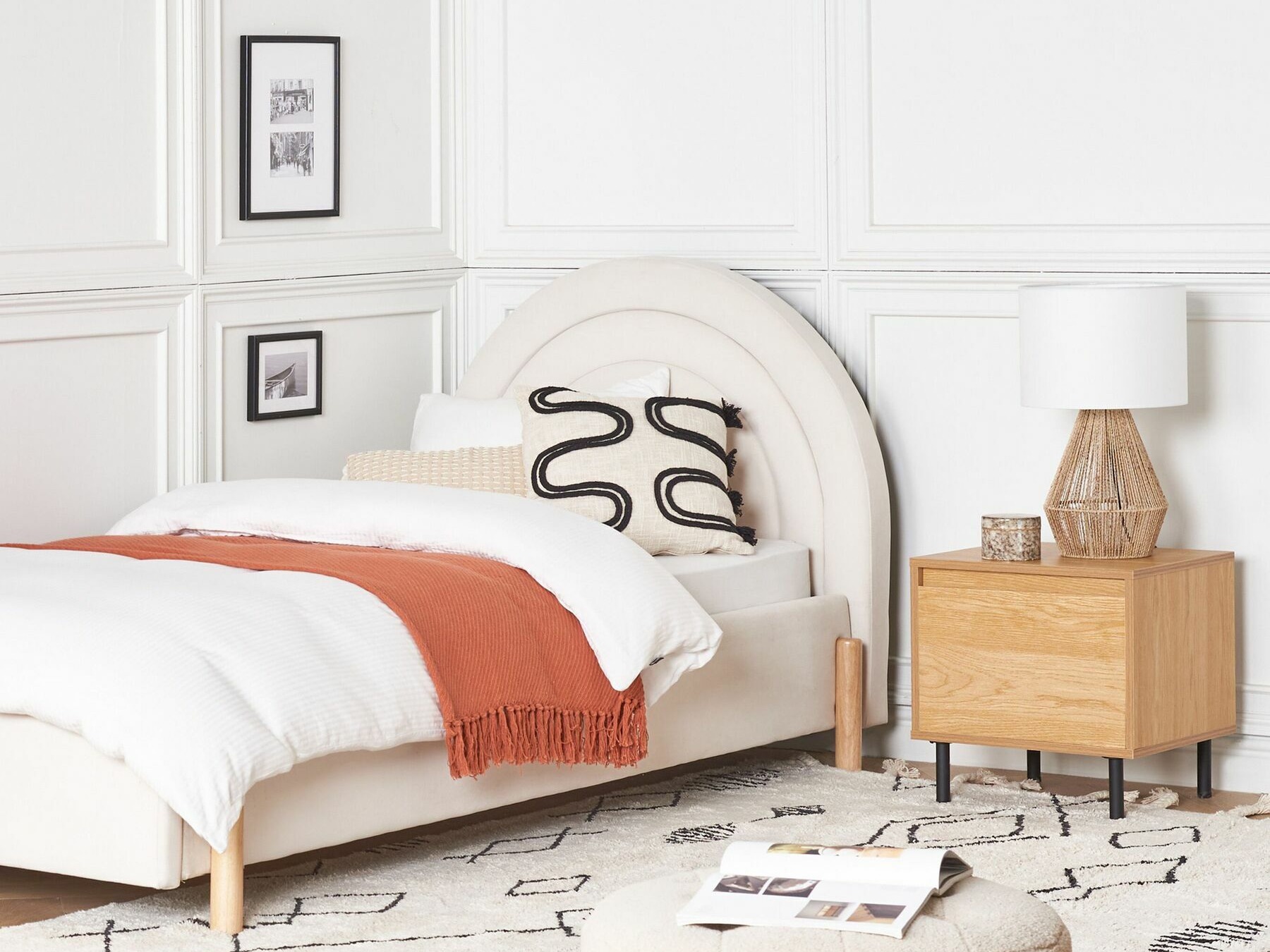 Noćni ormarić Berwyn 551