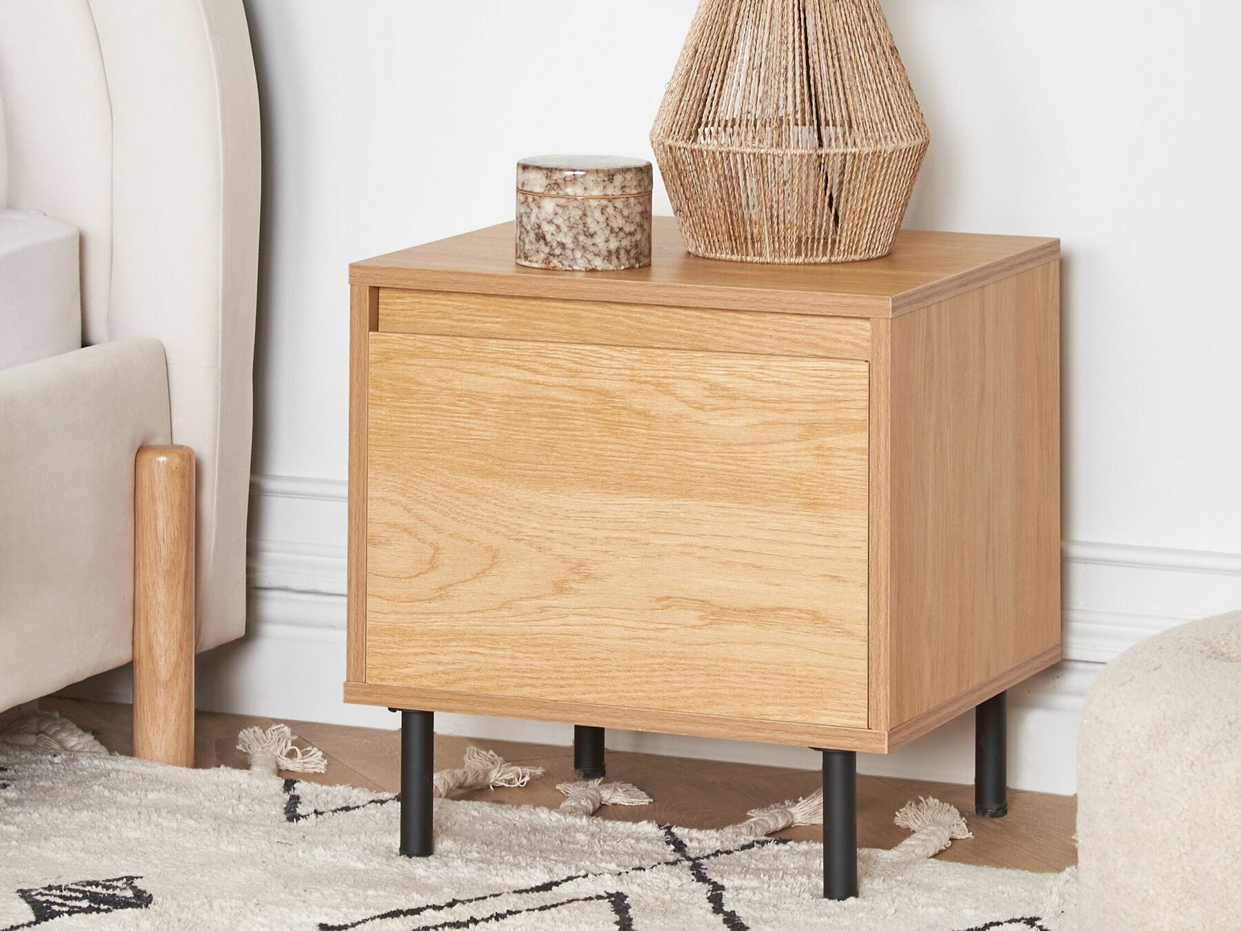 Noćni ormarić Berwyn 551