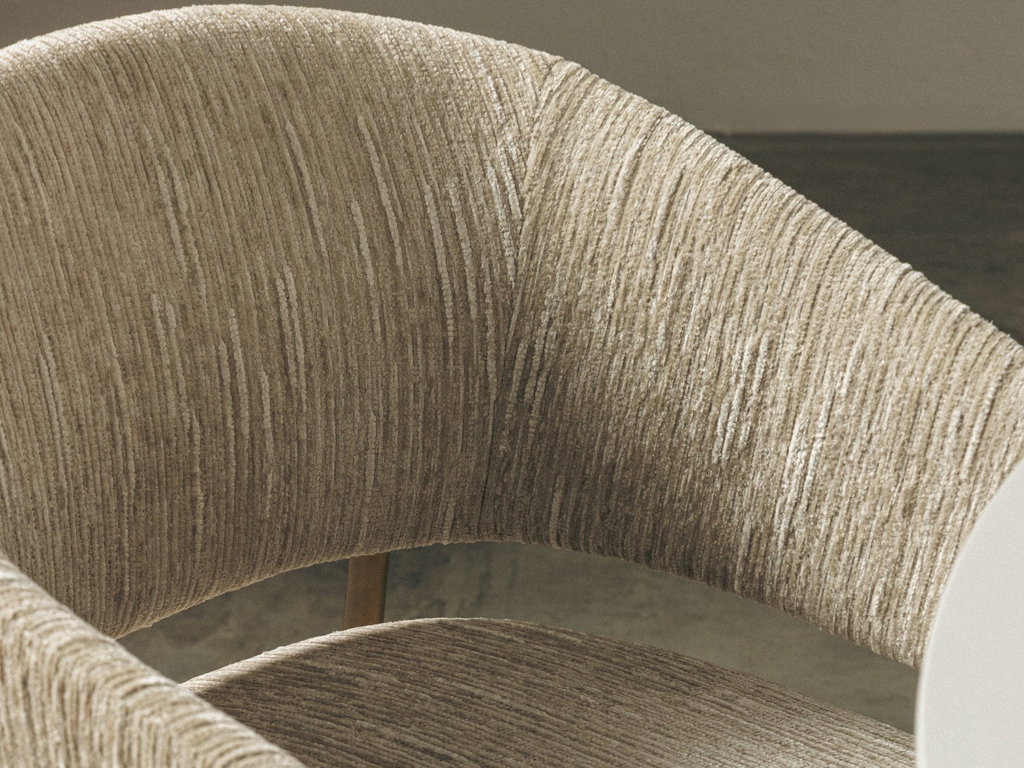 Stolica Burleson 278 (Svijetlo smeđa + Mesing)