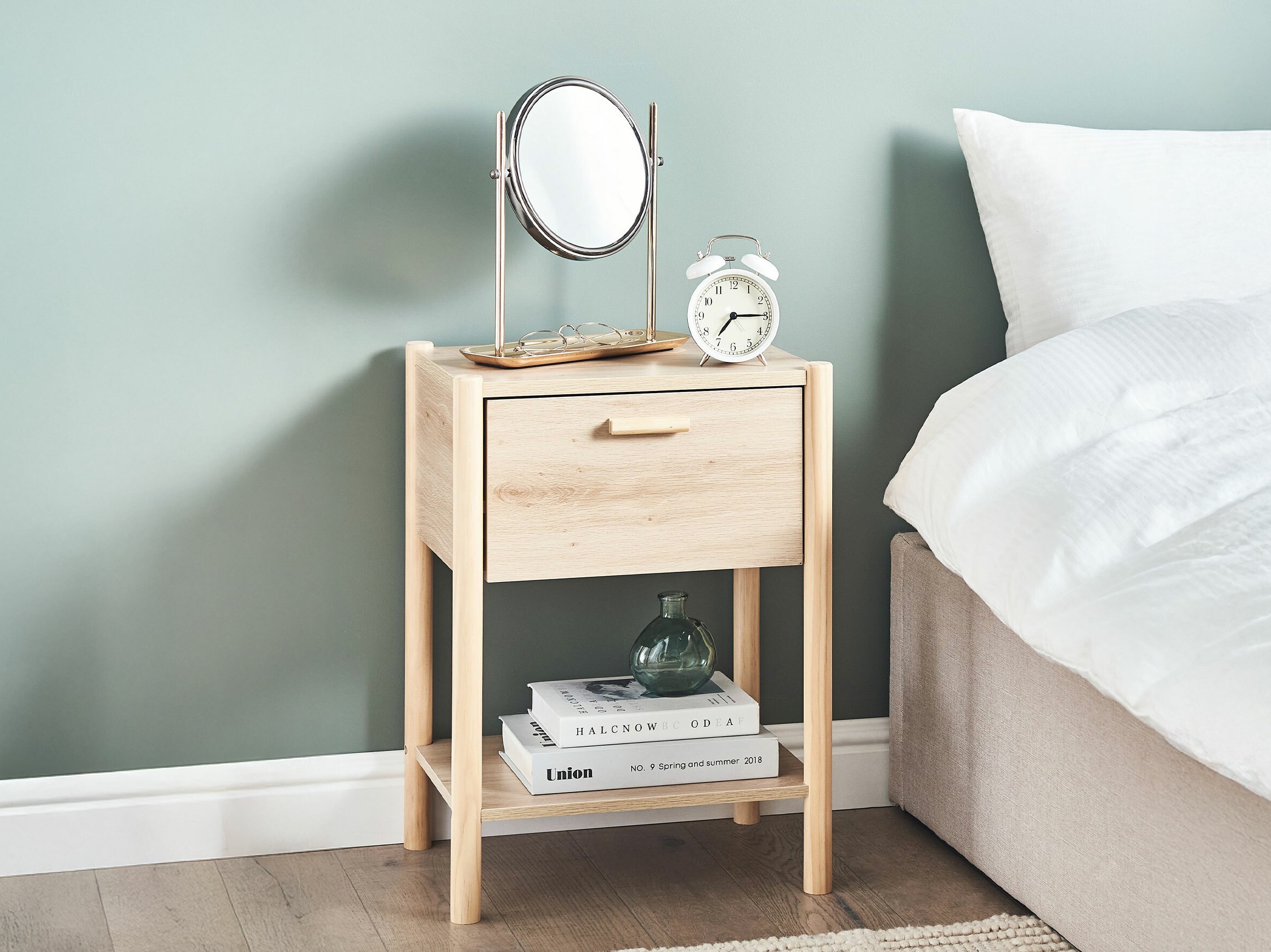 Noćni ormarić Berwyn 2716