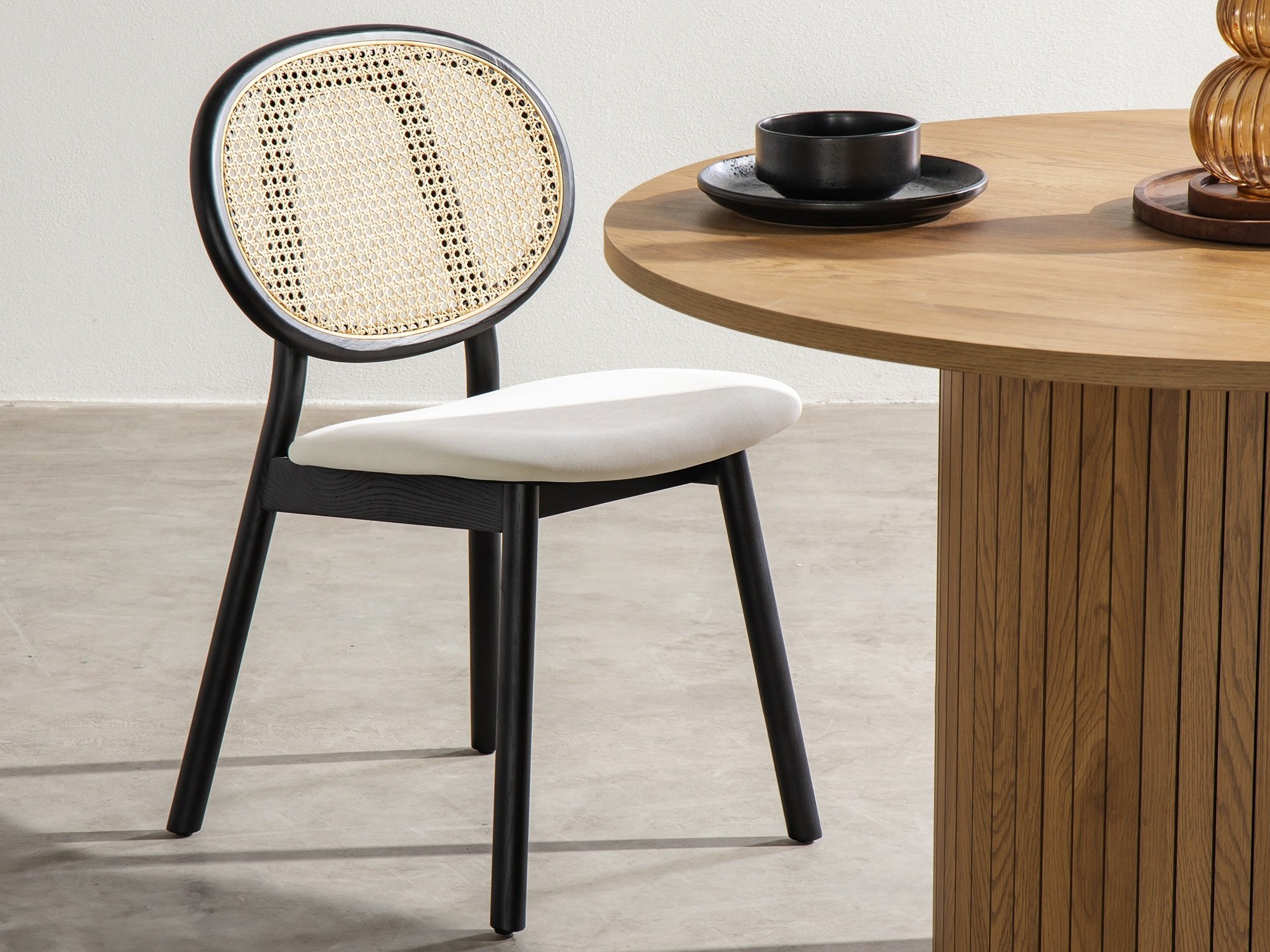 Stolica Burleson 347 (Crna + Bijela)