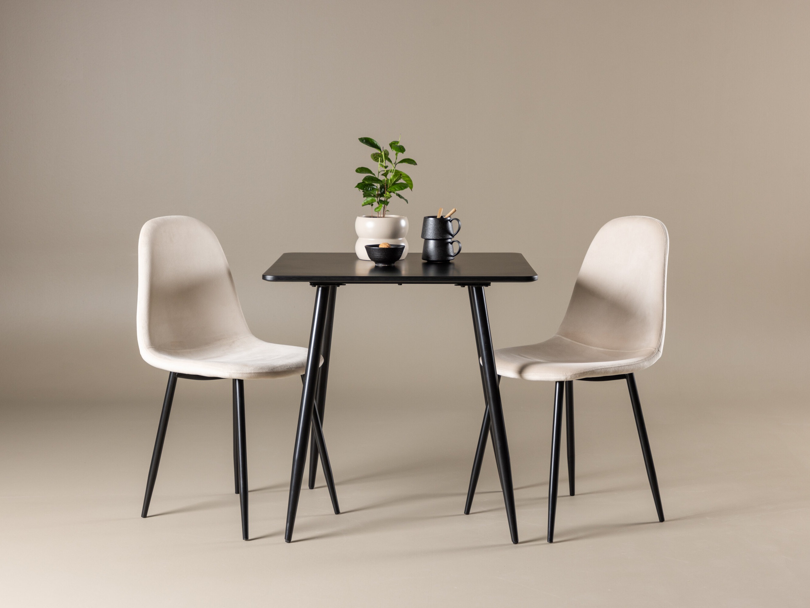 Blagovaonski set Dallas 4909 (Bež + Crna)