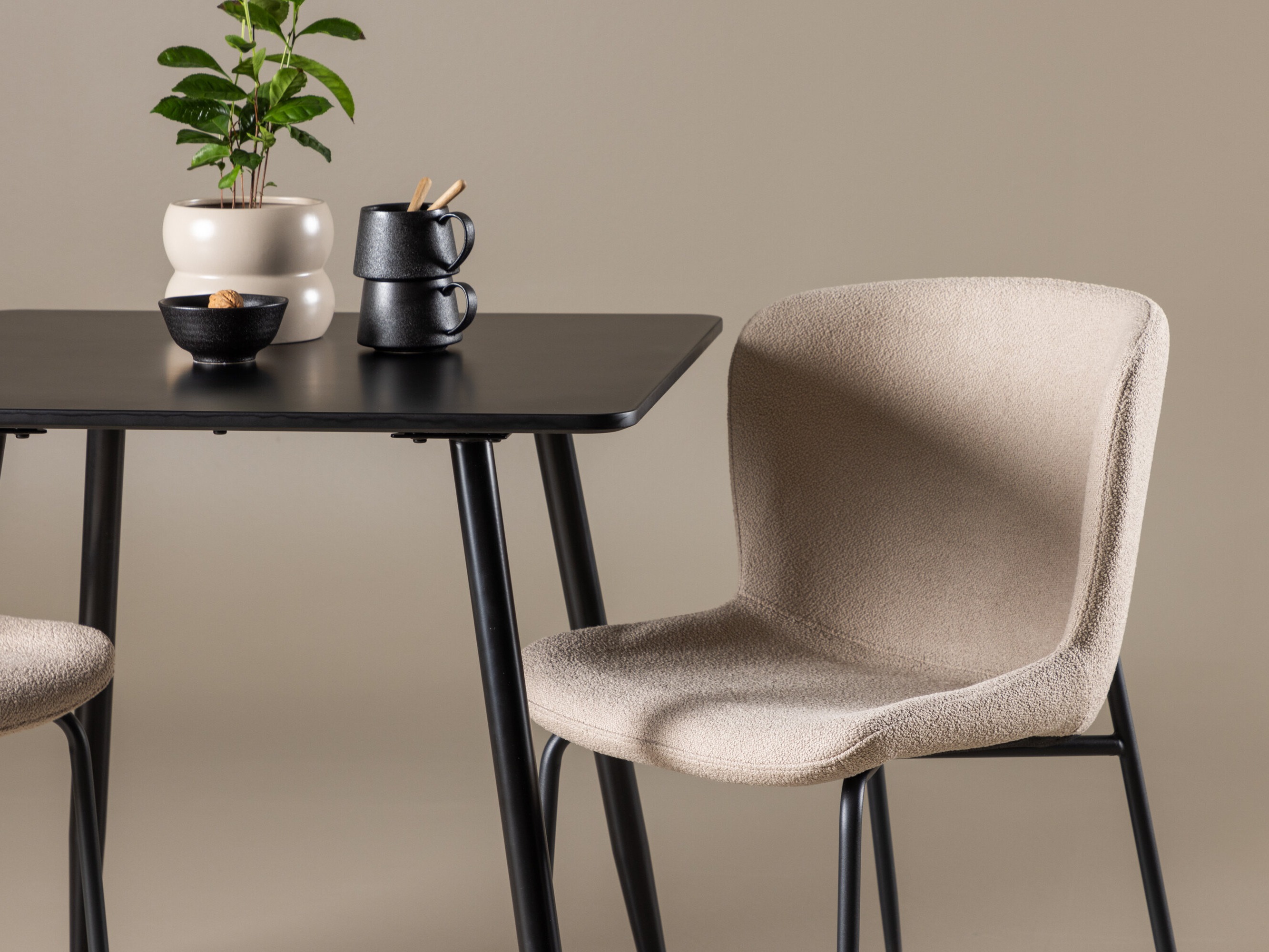 Blagovaonski set Dallas 4910 (Crna + Bež)