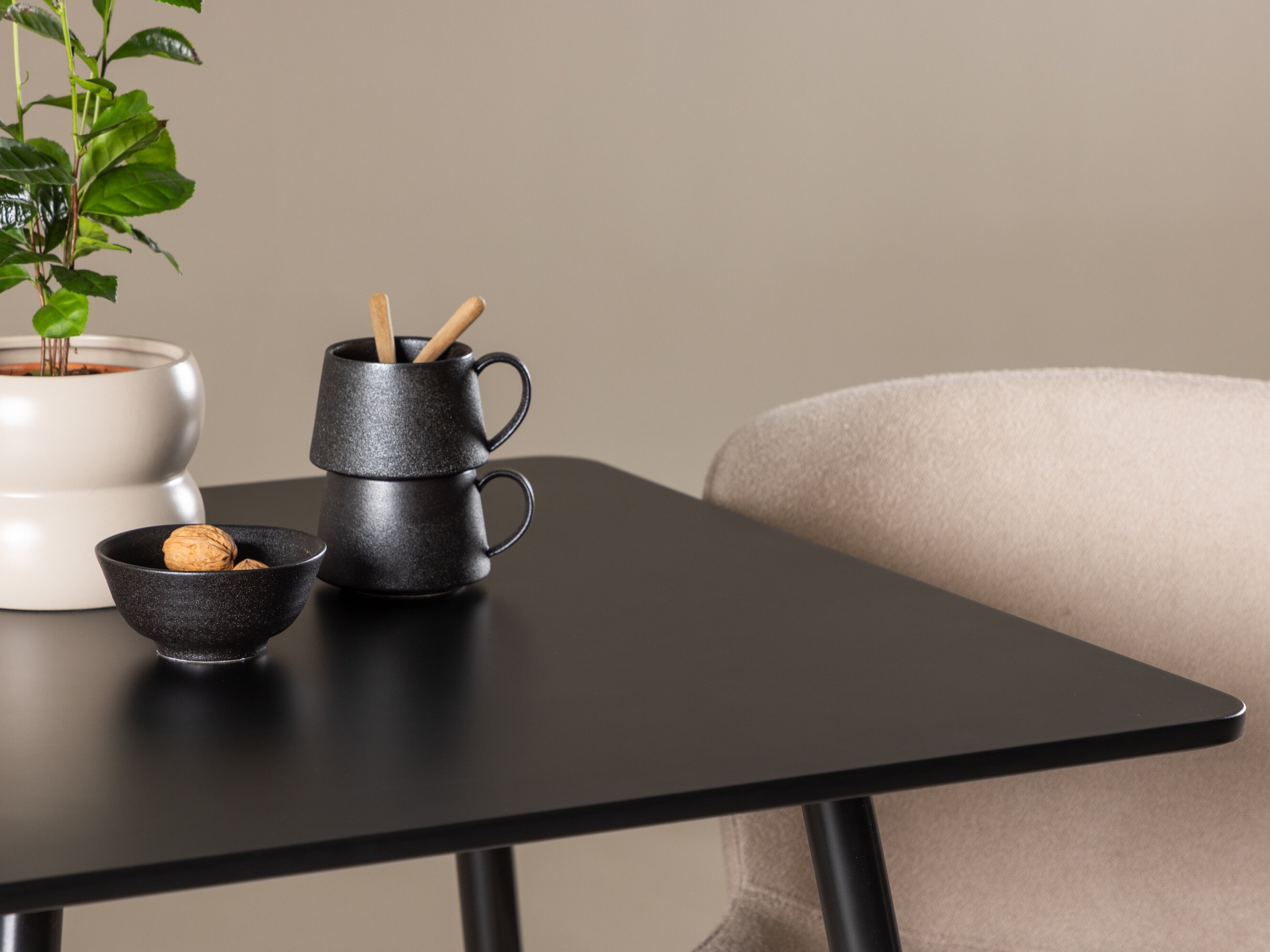 Blagovaonski set Dallas 4910 (Crna + Bež)