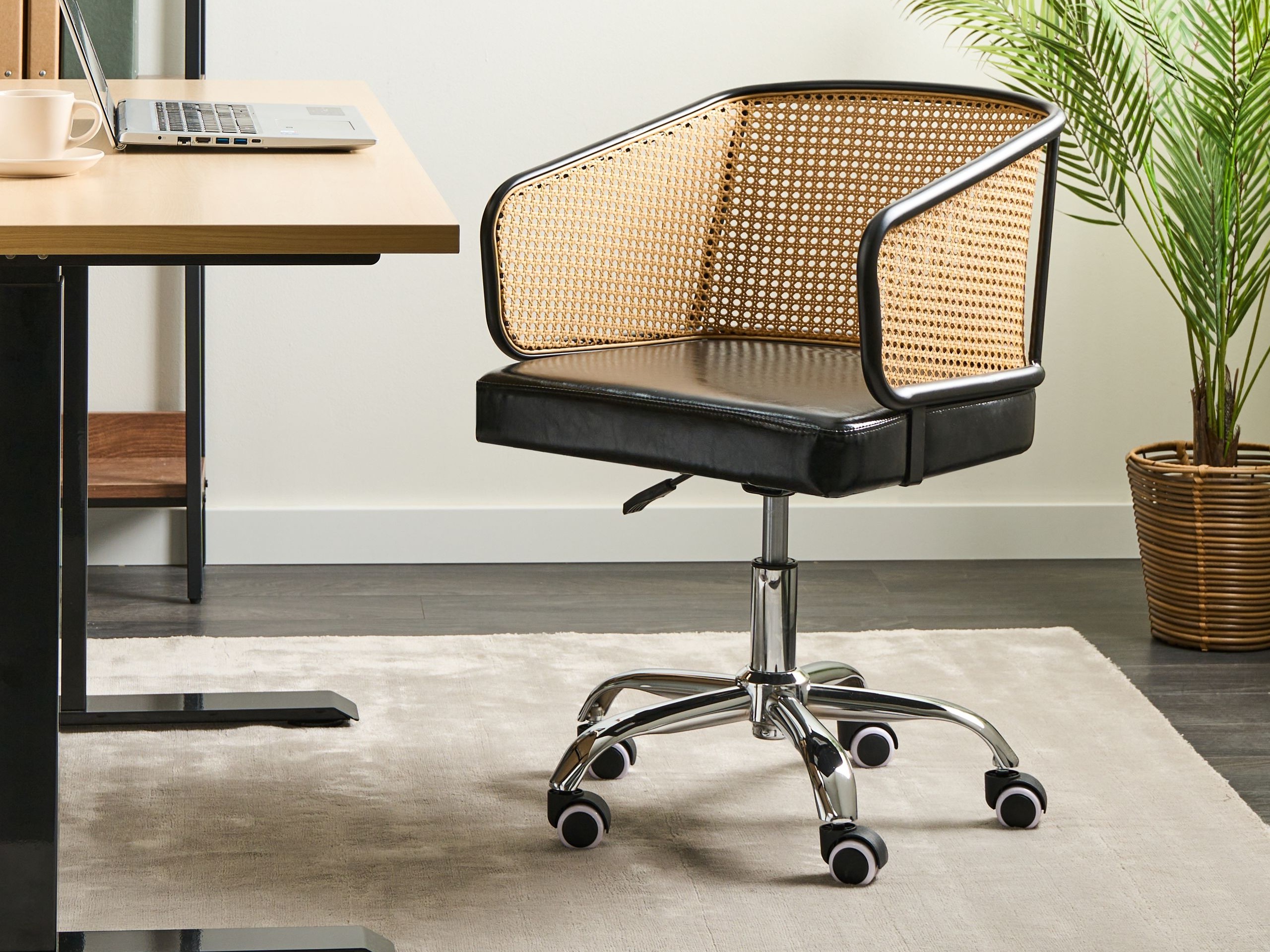 Uredska stolica Berwyn 2767 (Crna)