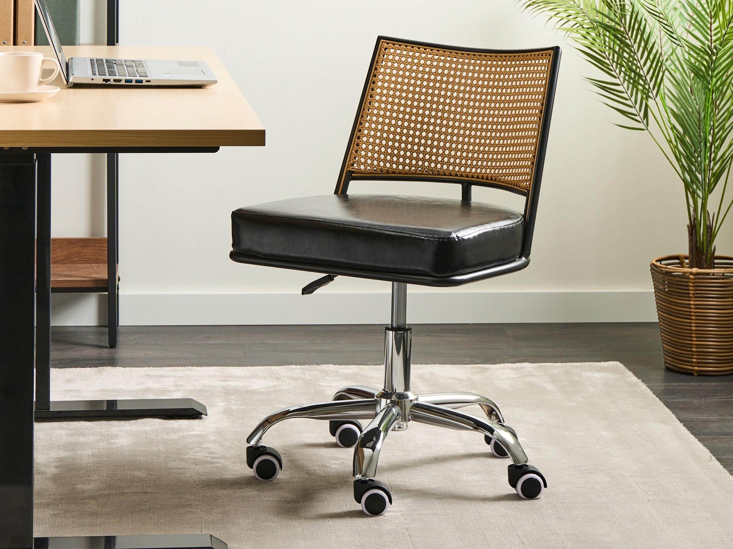 Uredska stolica Berwyn 2783