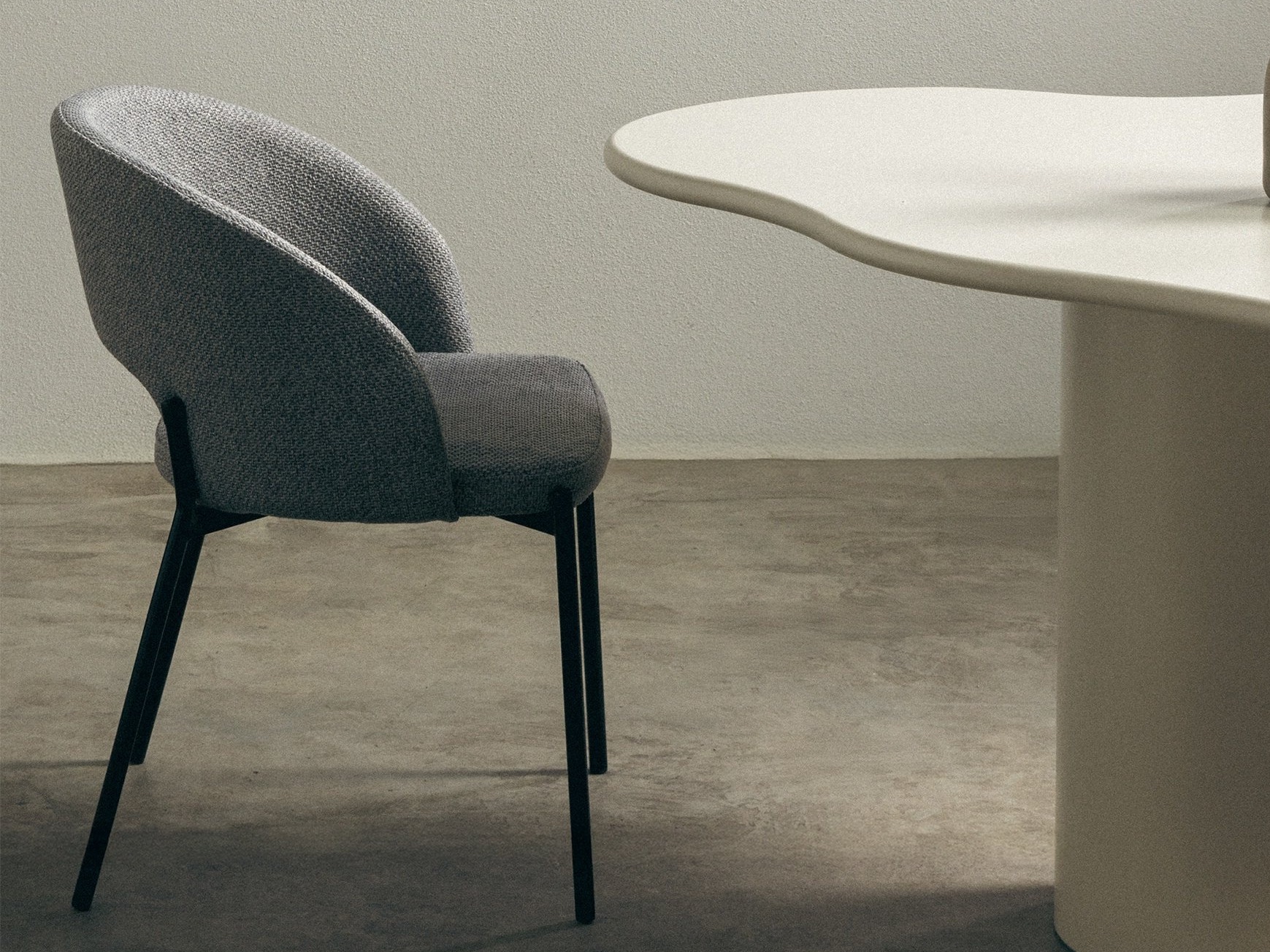 Stolica Burleson 390 (Siva)