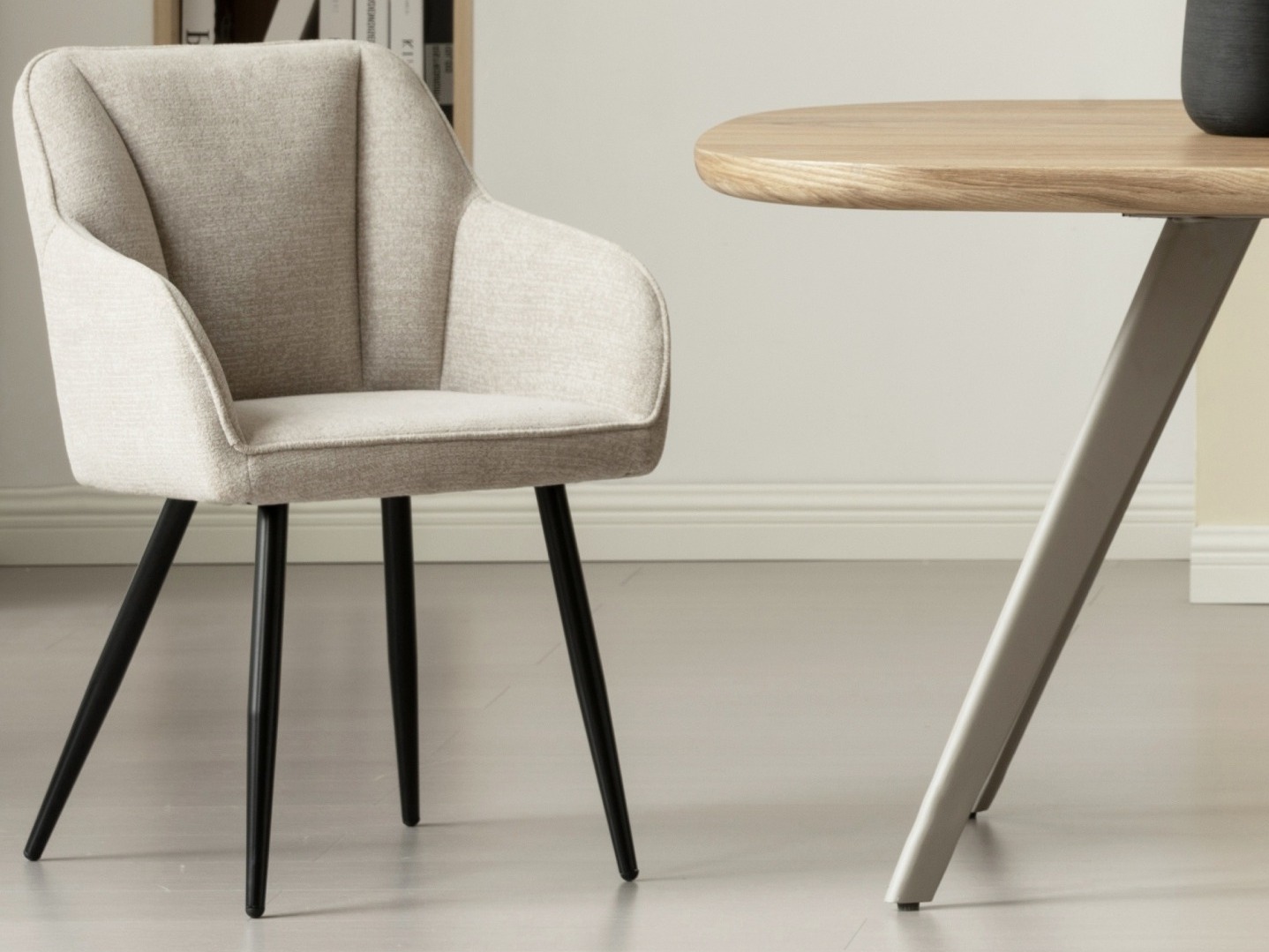 Stolica Burleson 441 (Bež)