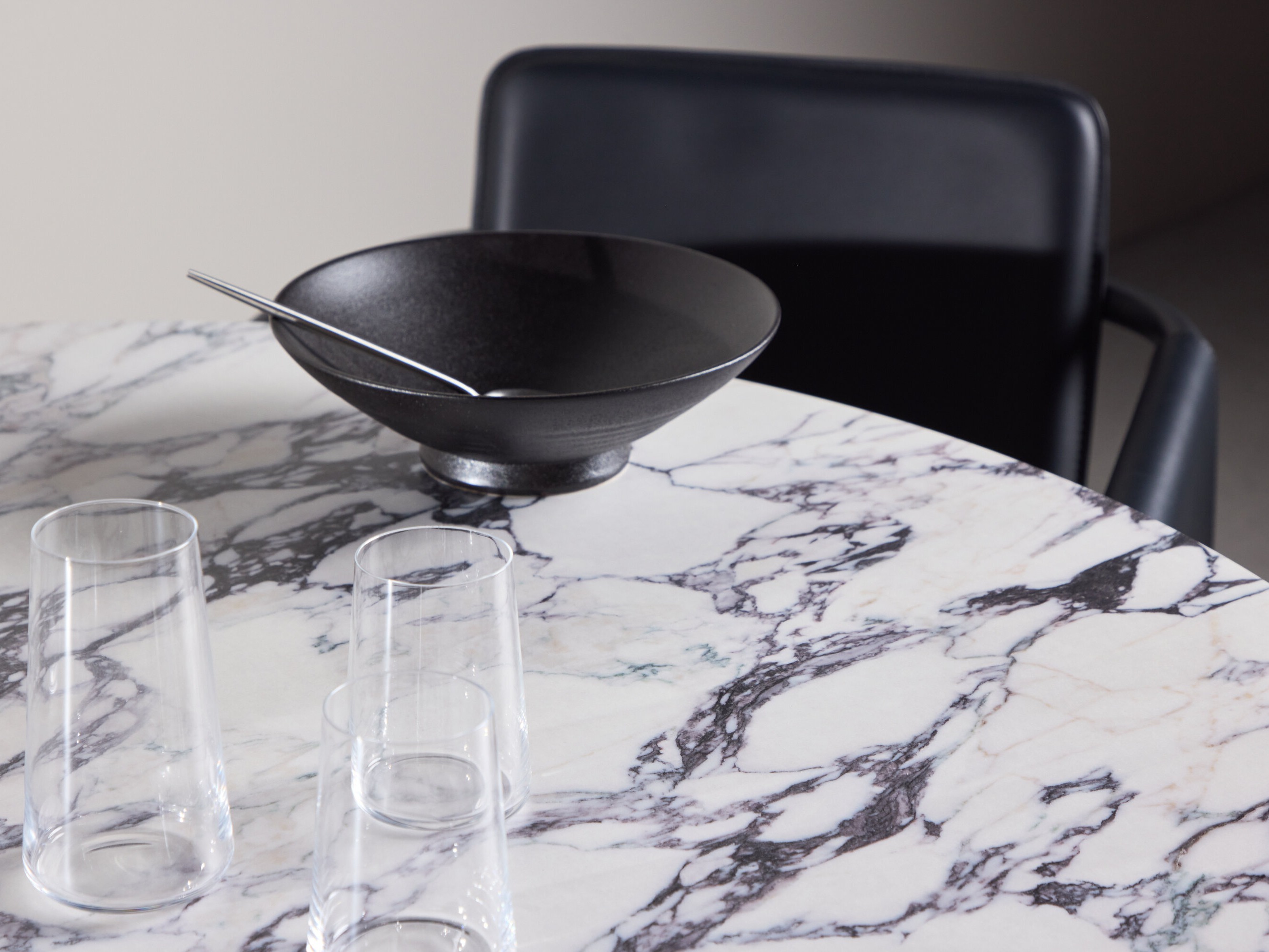 Stol Dallas 4894 (Sivi mramor + Svijetlo smeđa)