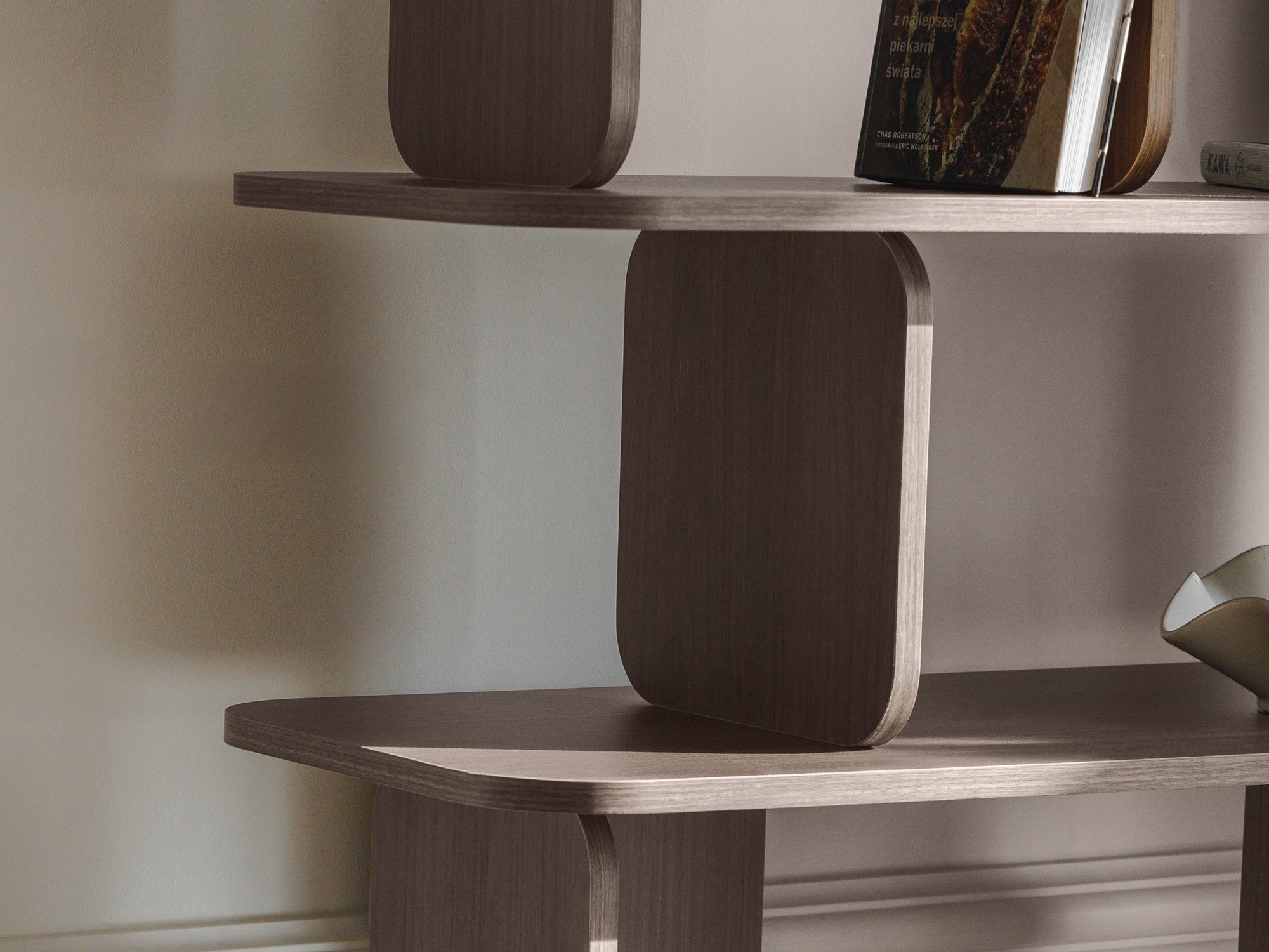 Polica Burleson 463 (Orah)