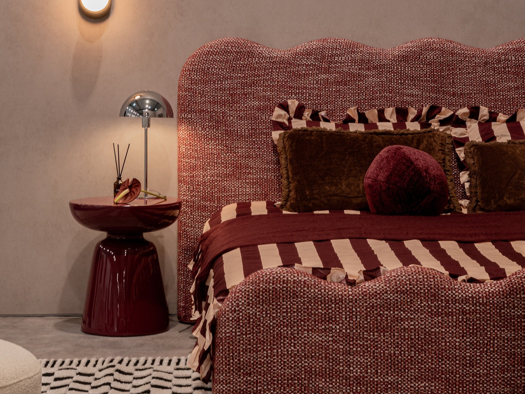 Pomoćni stolić Burleson 482 (Trešnja)