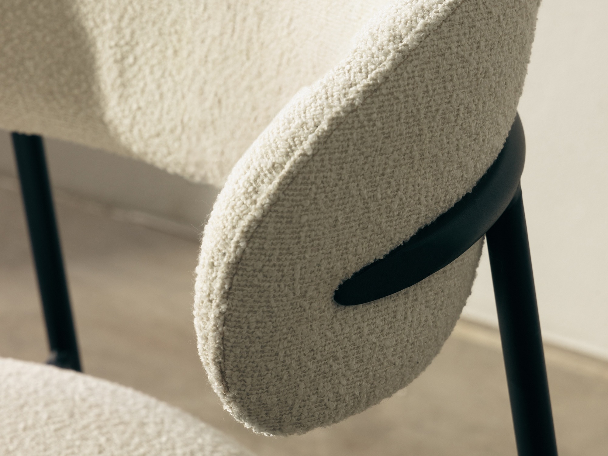 Polubarska stolica Burleson 484