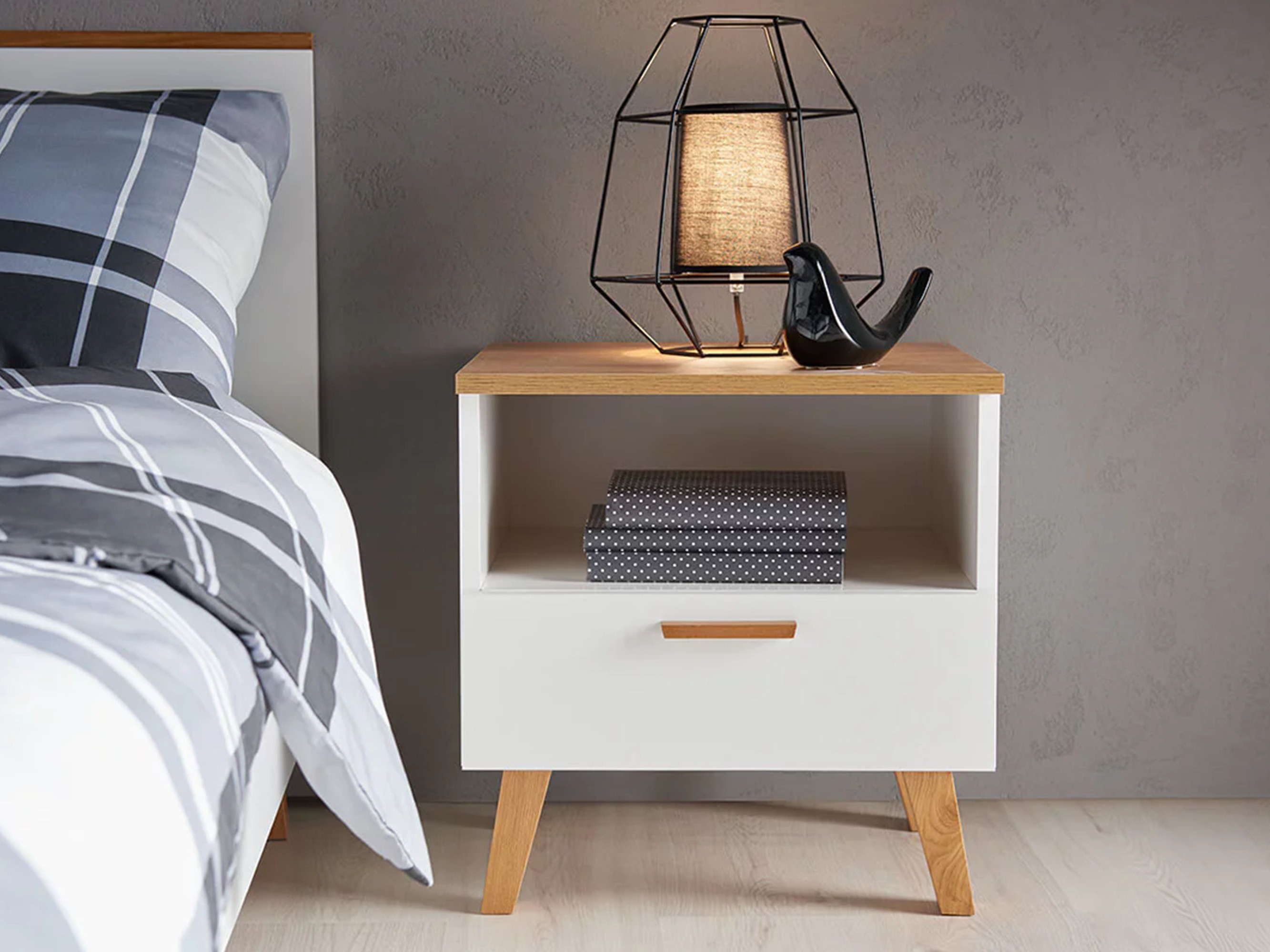 Noćni ormarić Fivbeli 103