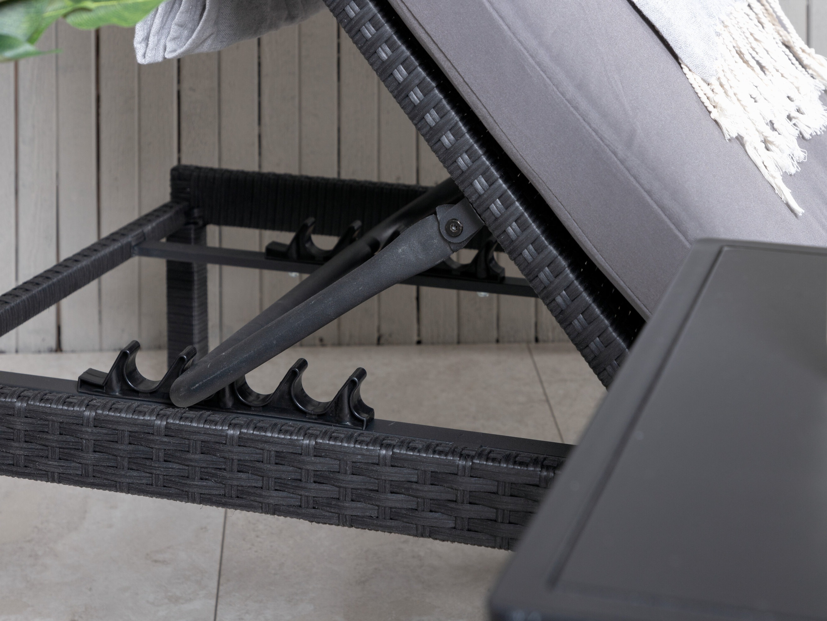 Vrtna ležaljka Dallas 904 (Crna + Siva)