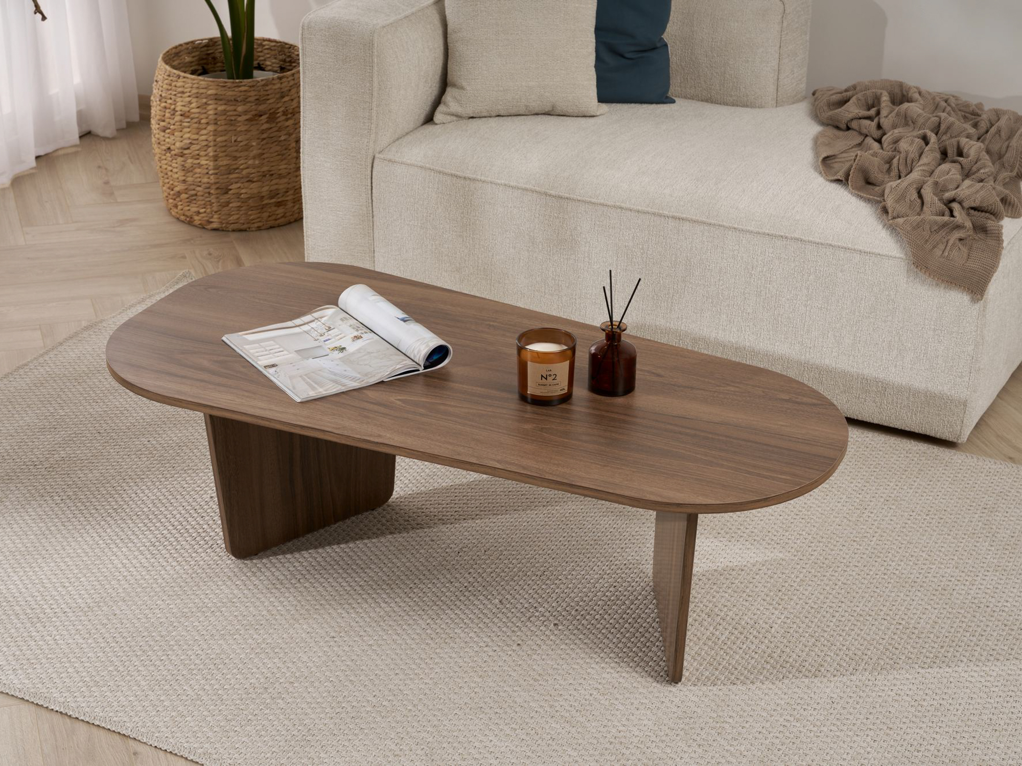 Stolić za kavu Novato 135 (Orah)