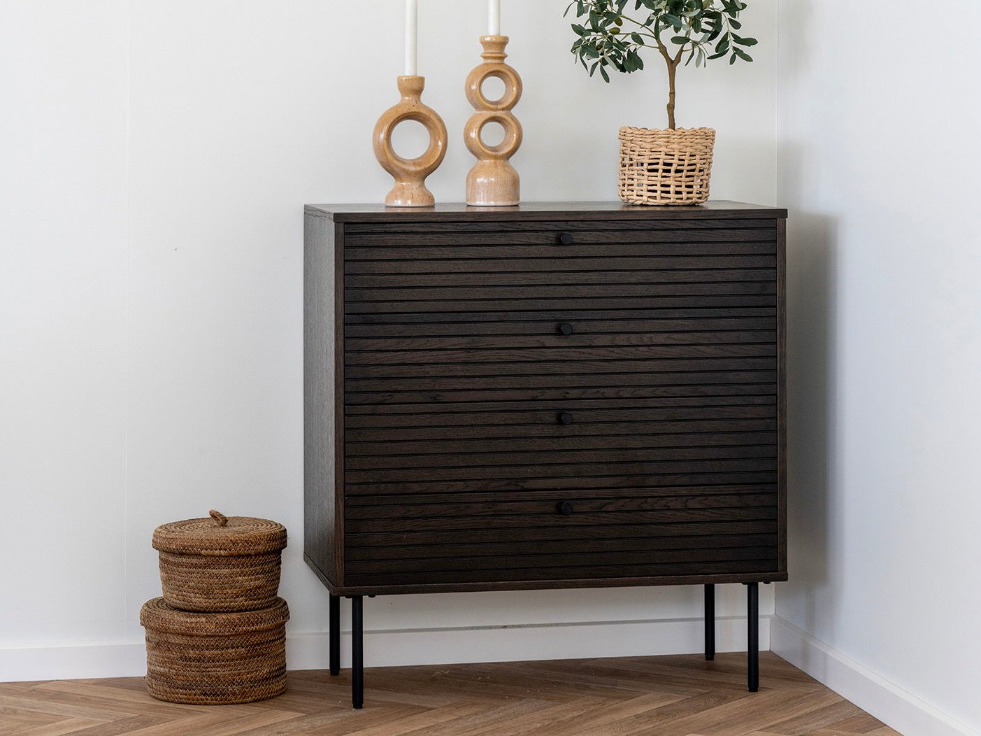 Komoda Elbelme 104 (Tamni hrast)