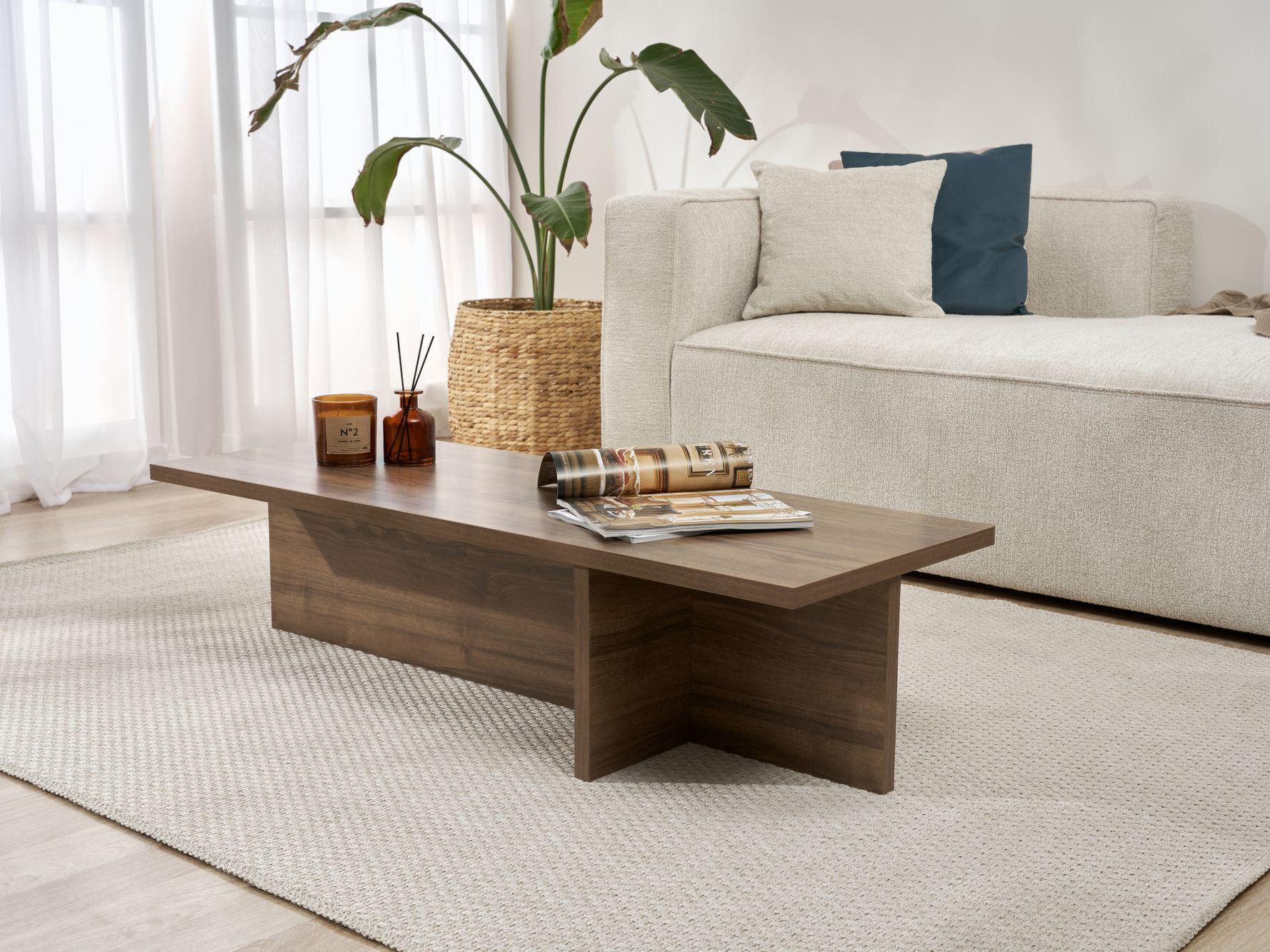 Stolić za kavu Novato 136 (Orah)