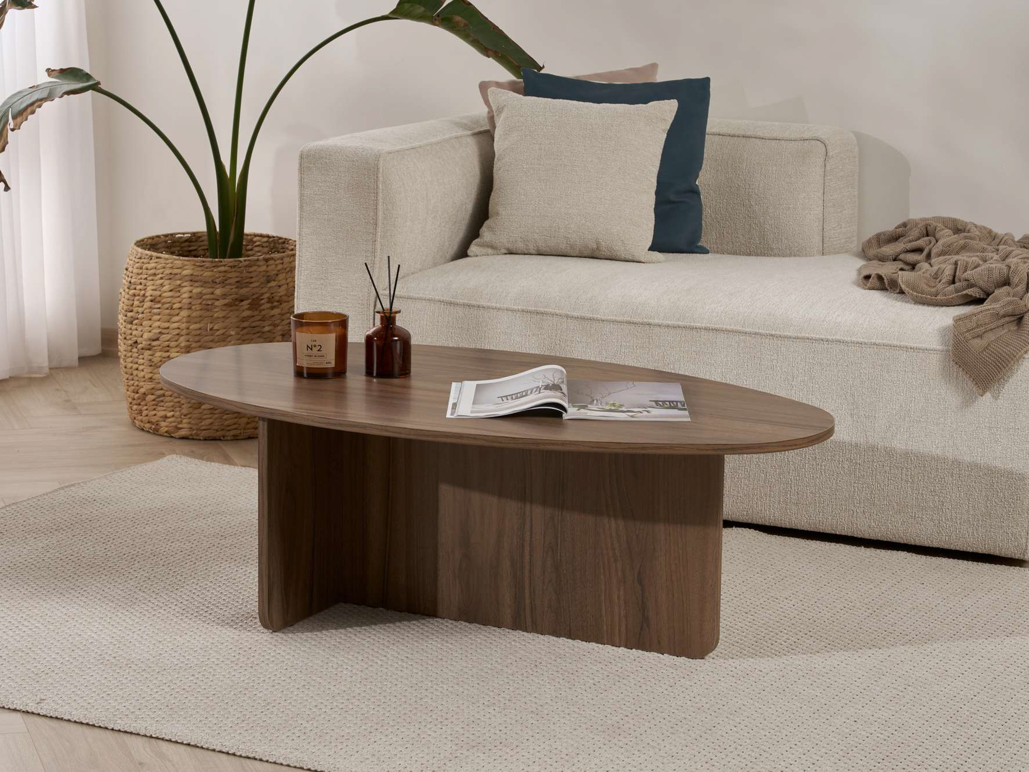 Stolić za kavu Novato 139 (Orah)