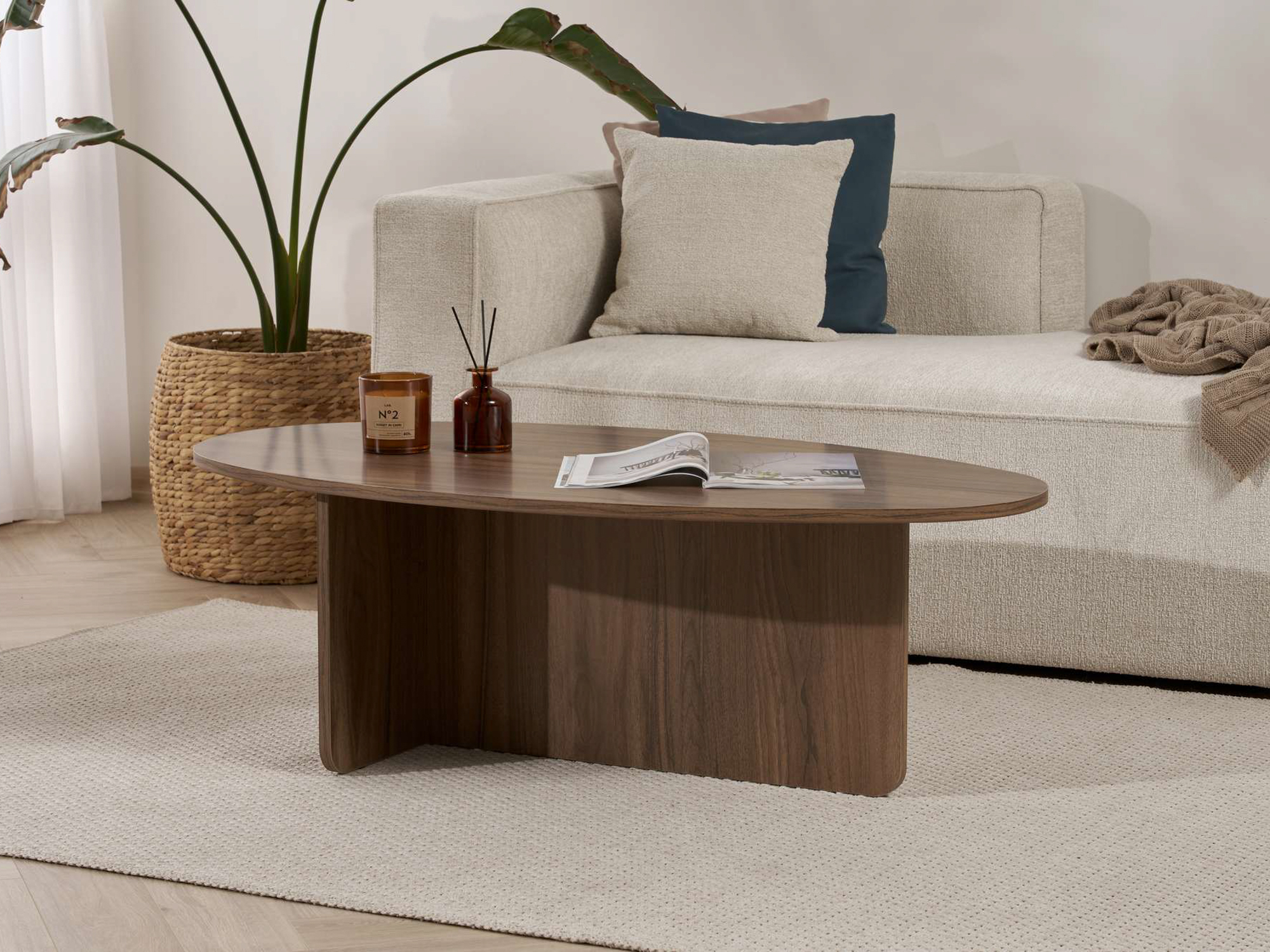 Stolić za kavu Novato 139 (Orah)