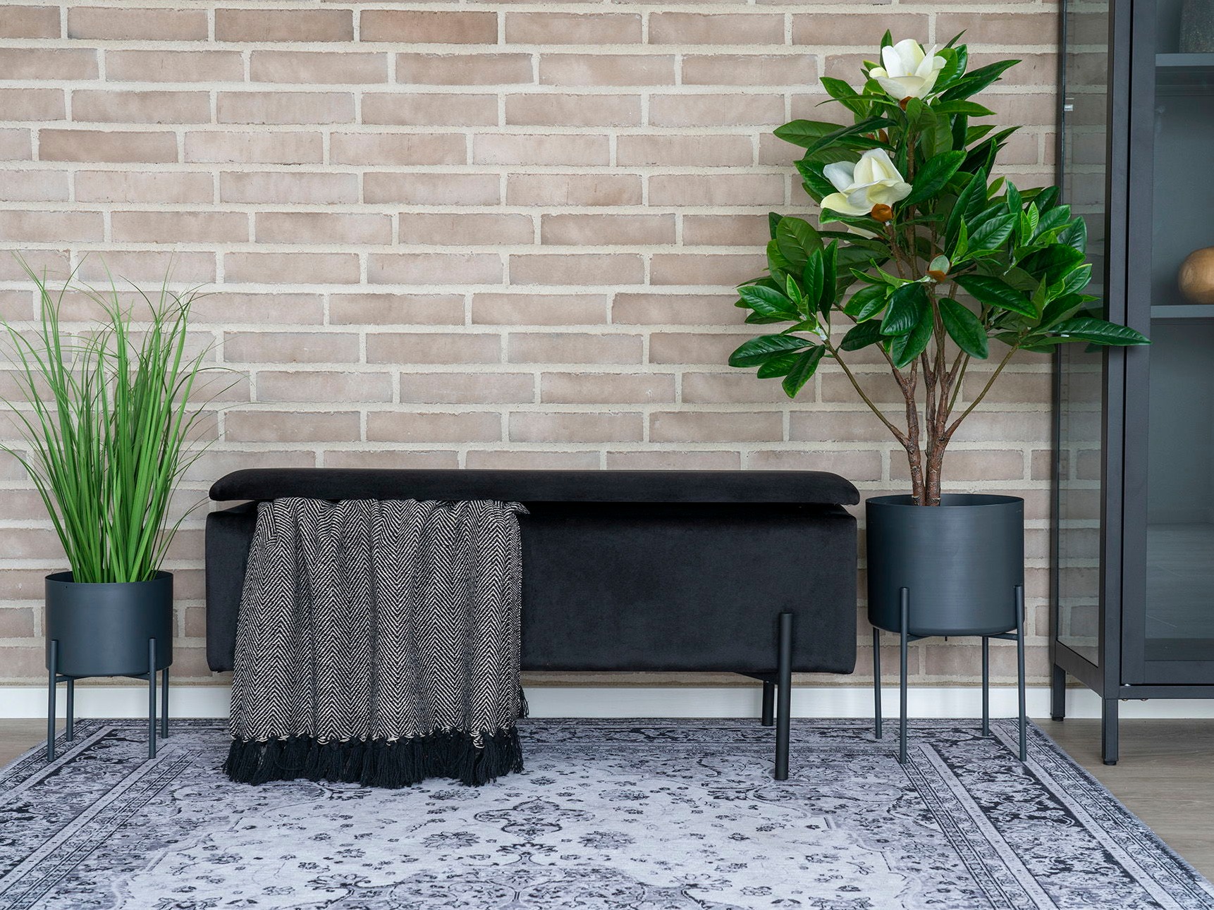 Tapecirana klupa Brea 138 (Crna)