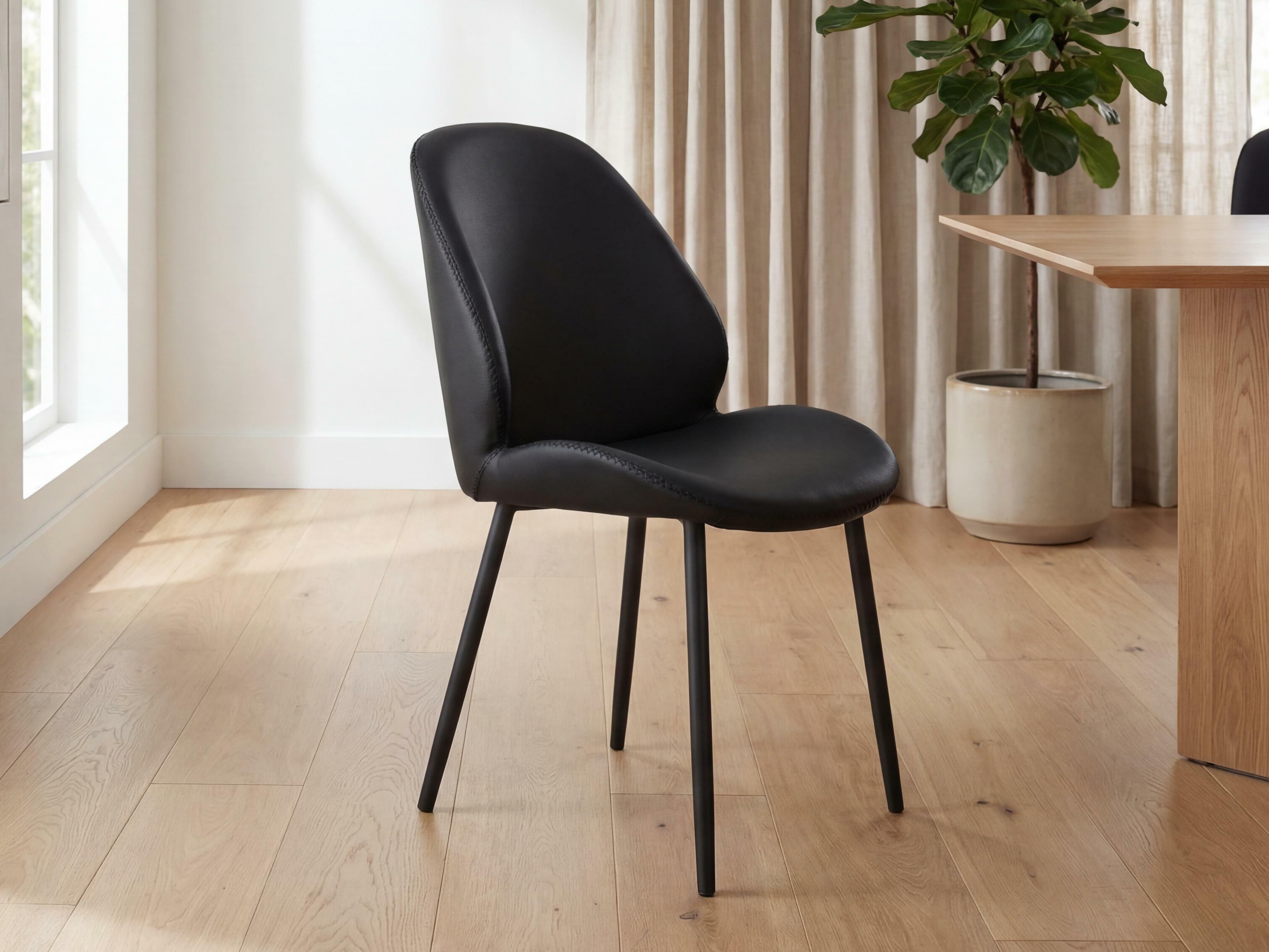 Stolica Brea 193 (Crna)