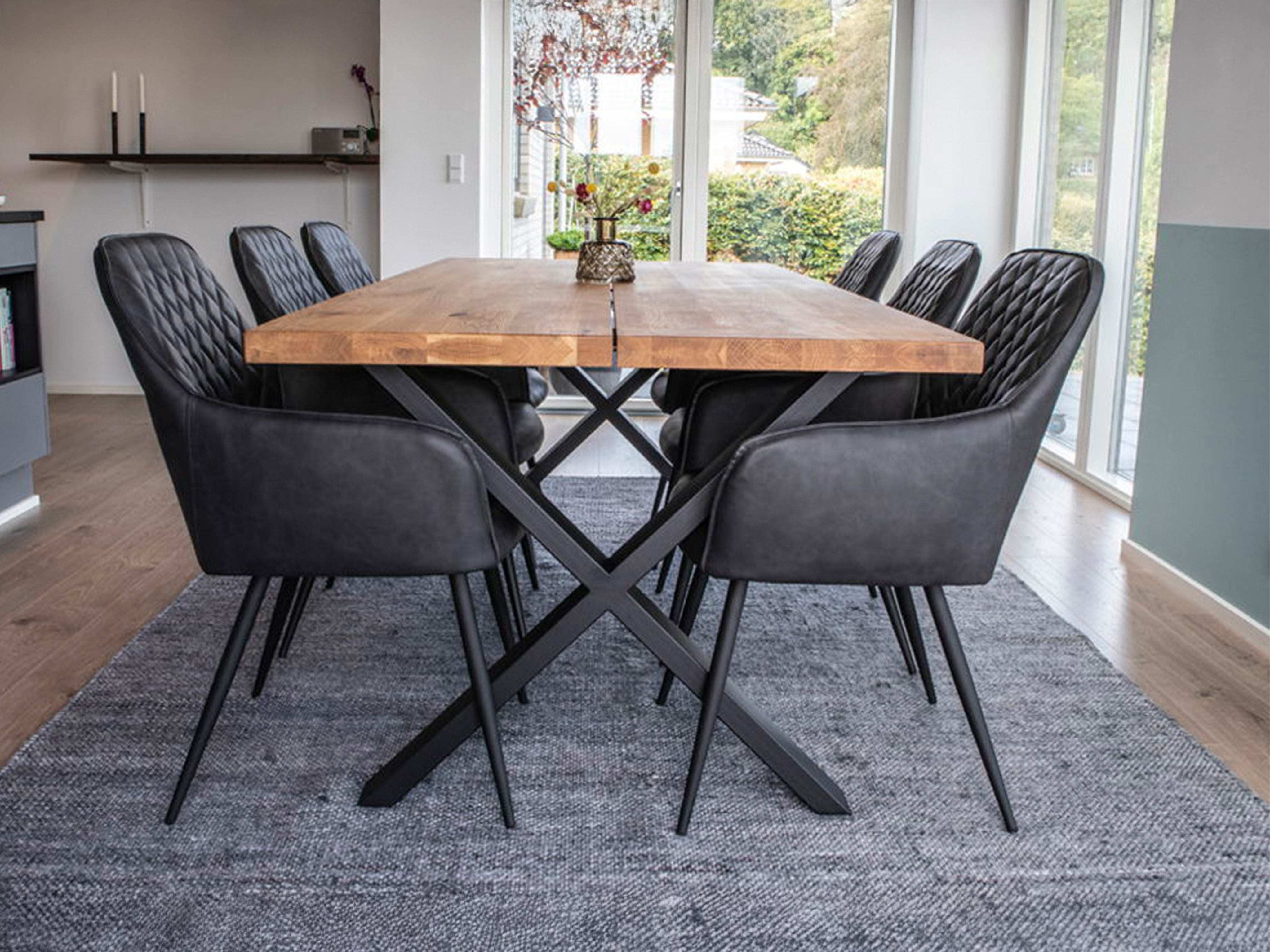 Stolica Brea 213 (Crna)