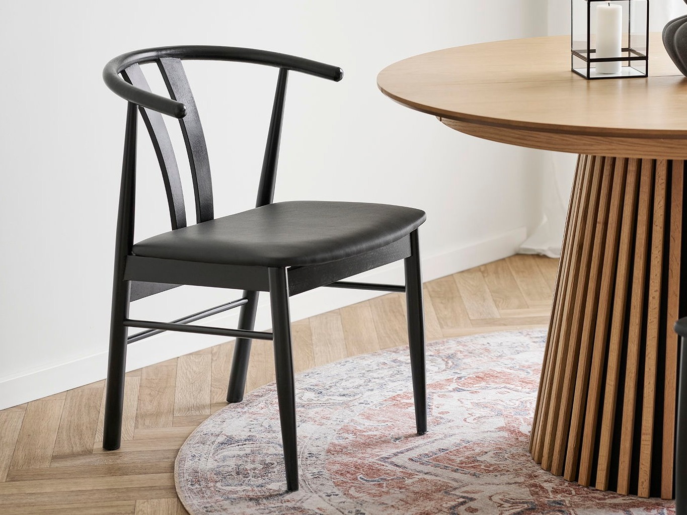 Stolica Brea 224 (Crna)