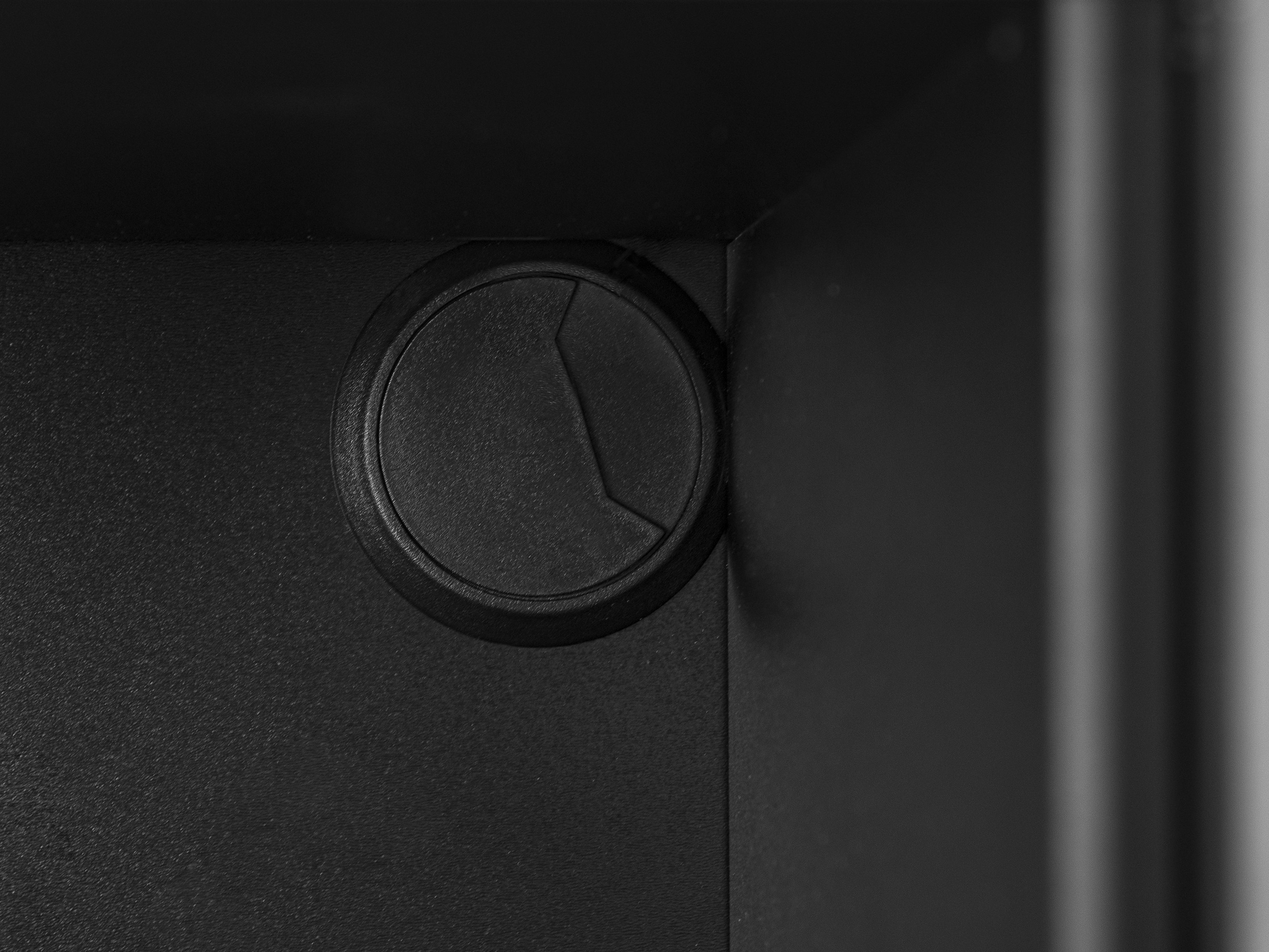 TV stol Corevaru 102 (Crna)