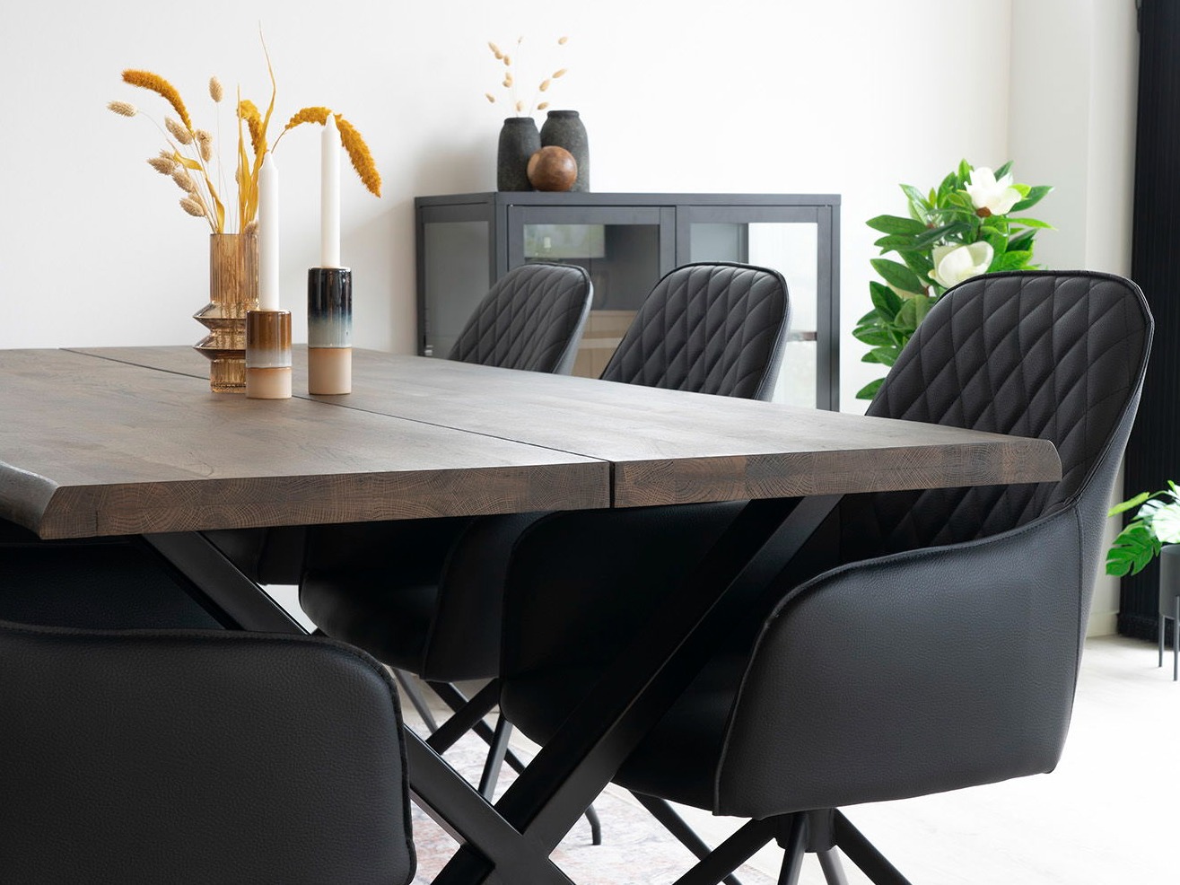 Stolica Brea 236 (Crna)