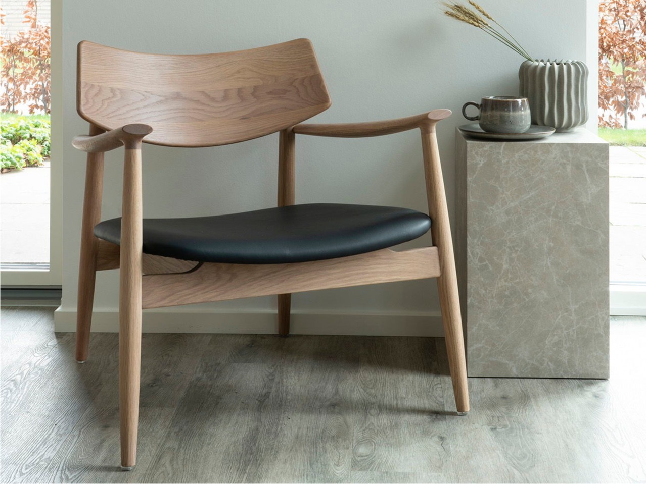 Fotelja Brea 225 (Crna)