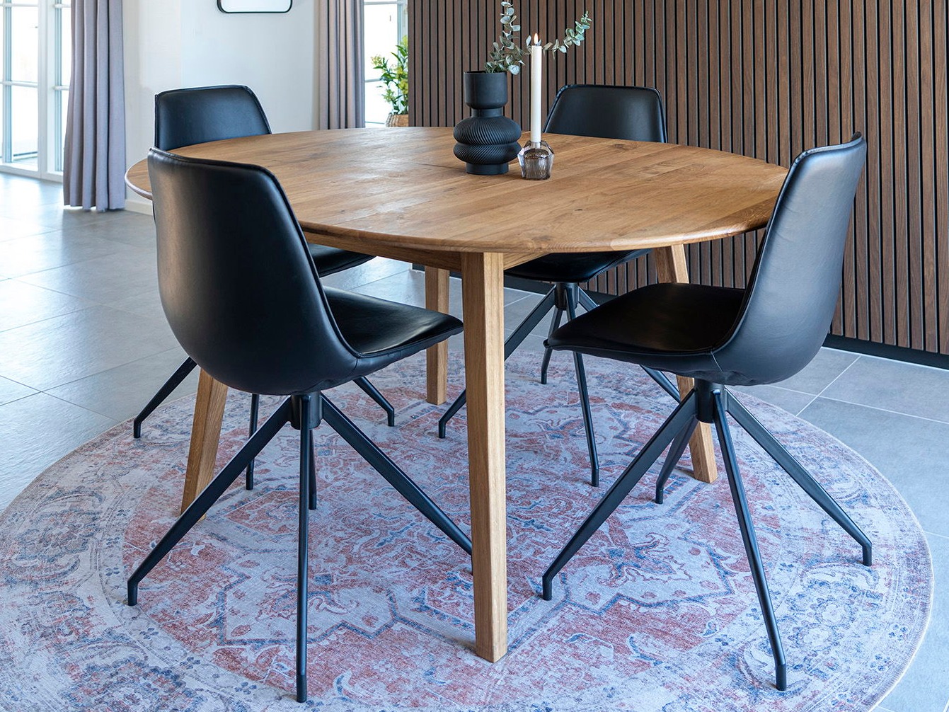 Stolica Brea 238 (Crna)