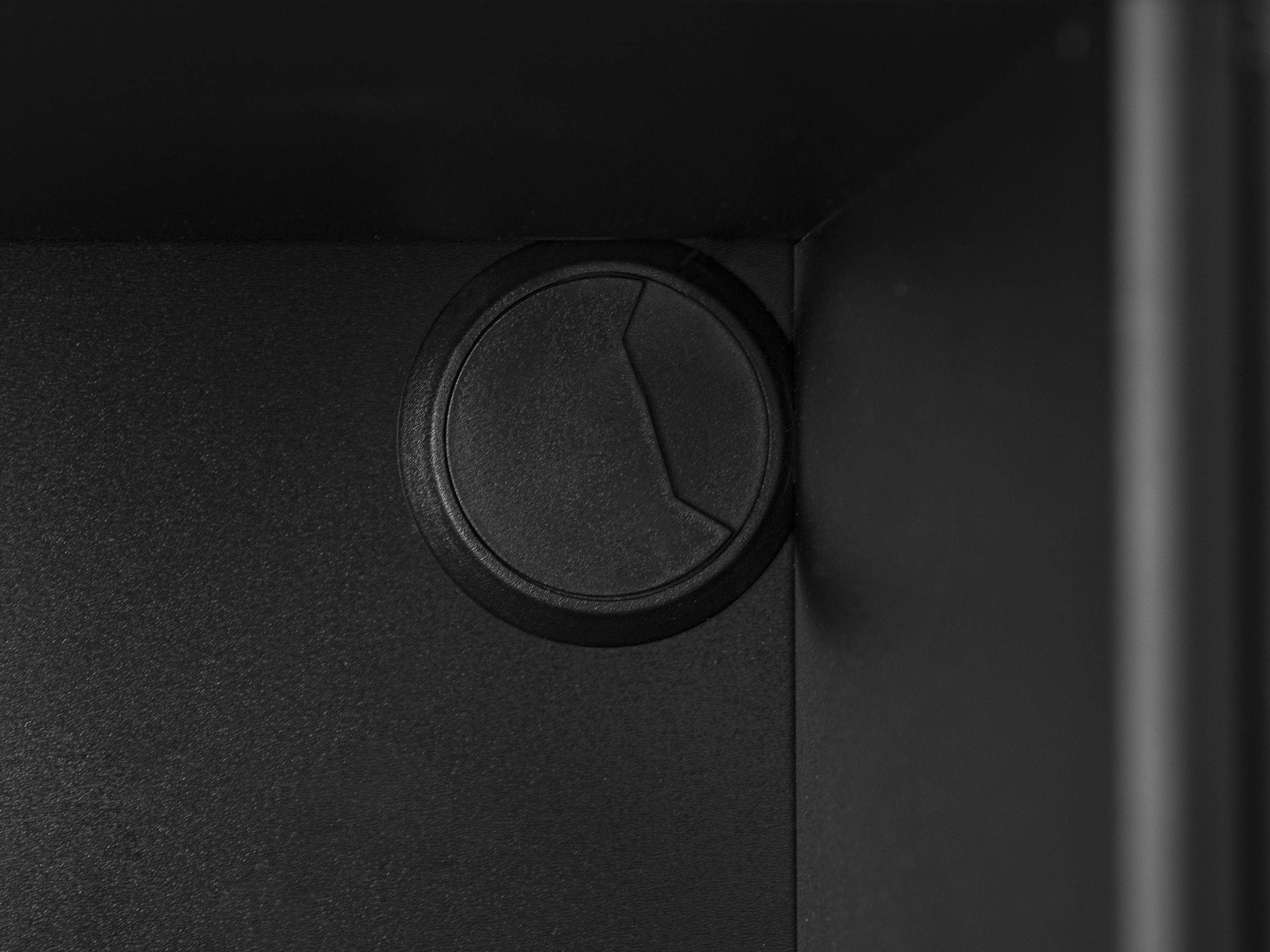 TV stol Corevaru 105 (Crna)