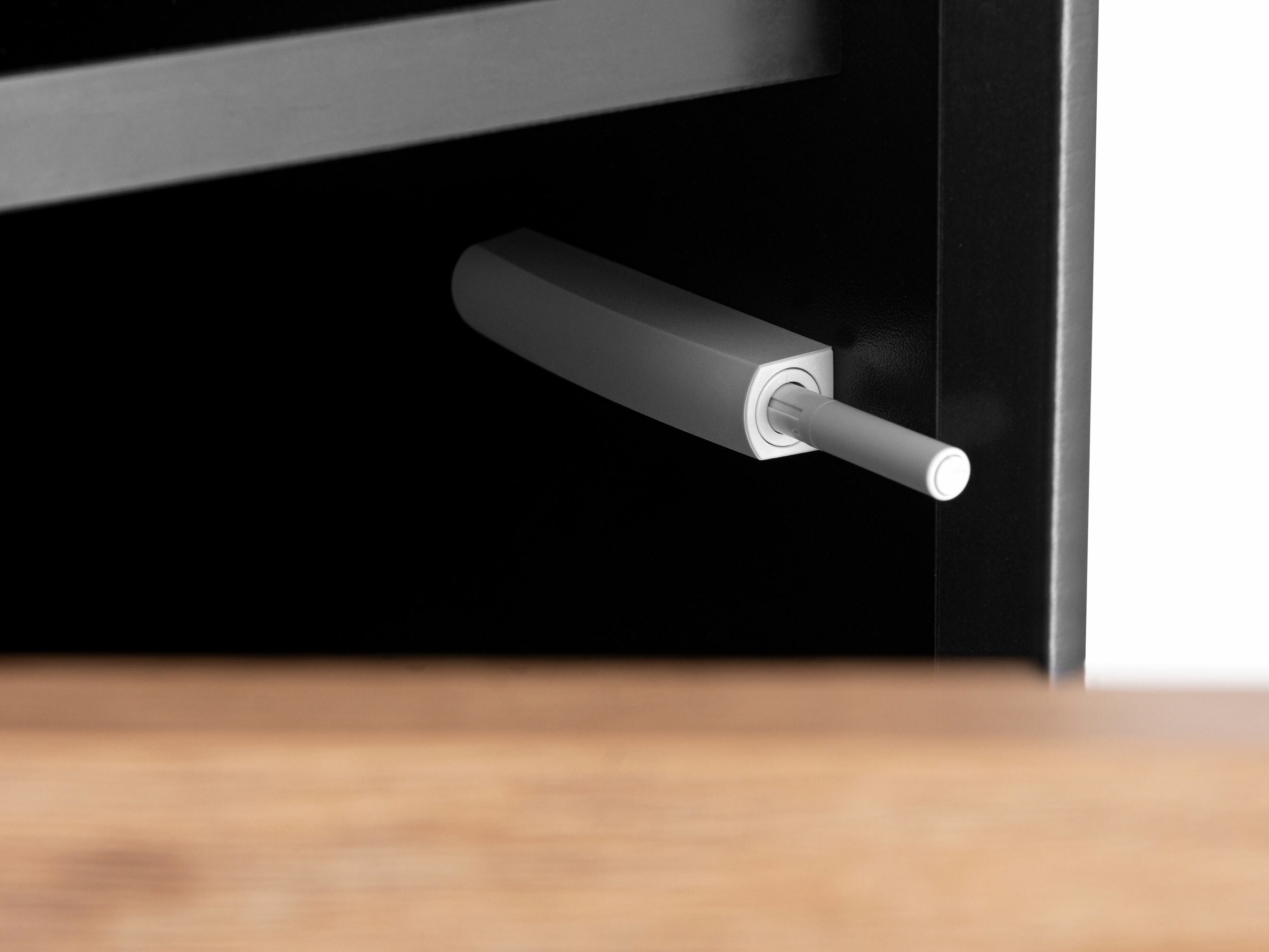 Ormarić Corevaru 117 (Crna)