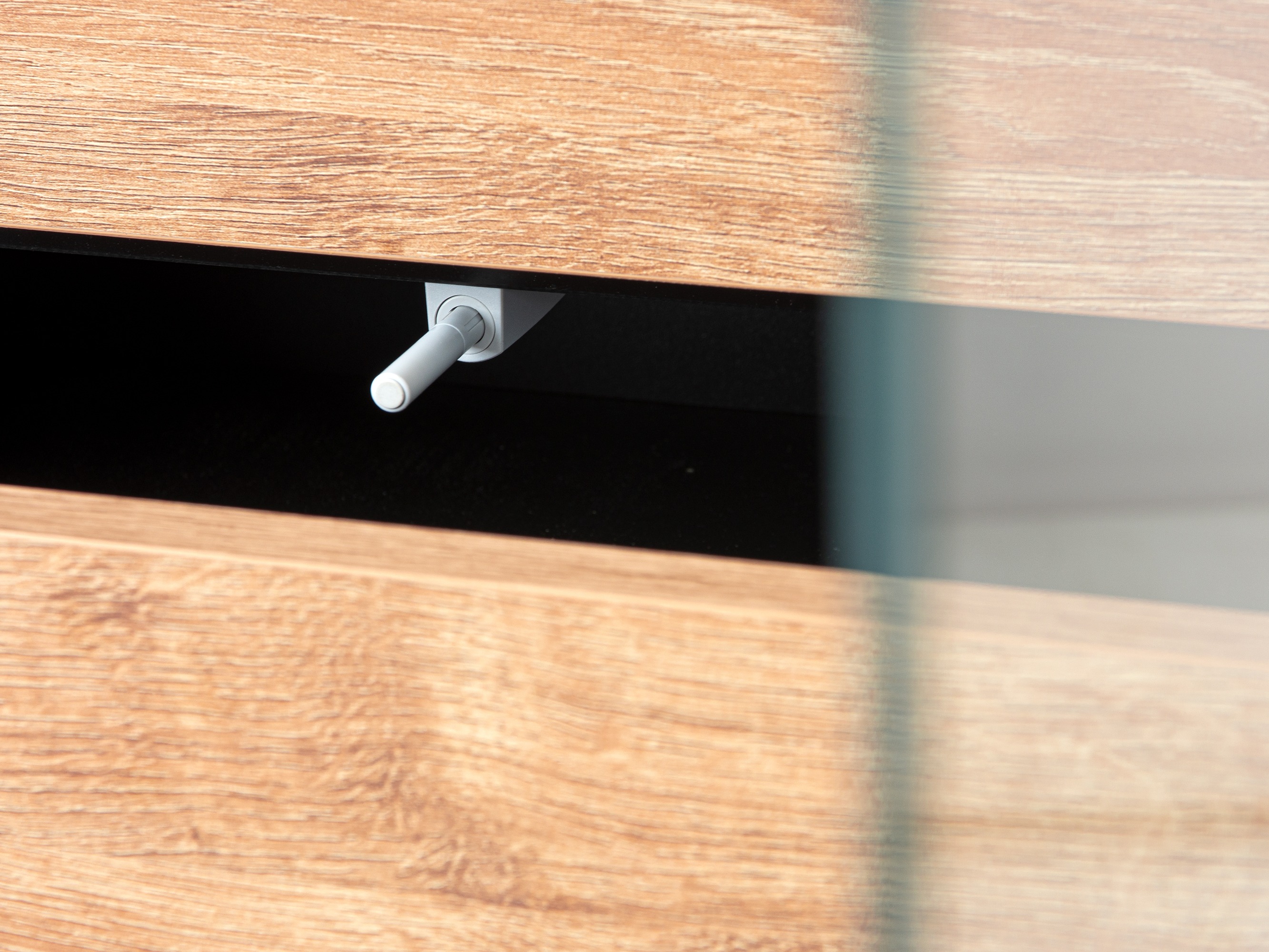 Polica Corevaru 118 (Crna)