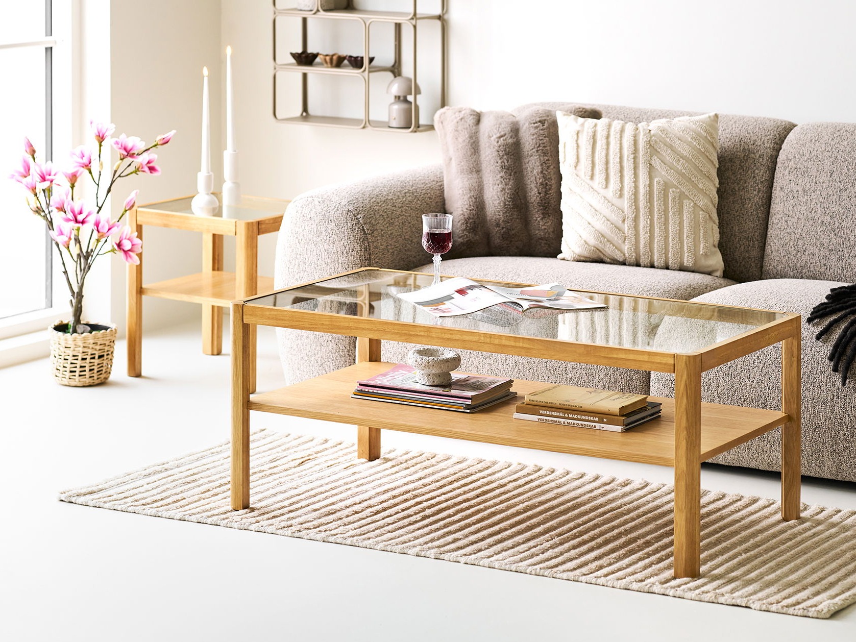 Stolić za kavu Brea 284