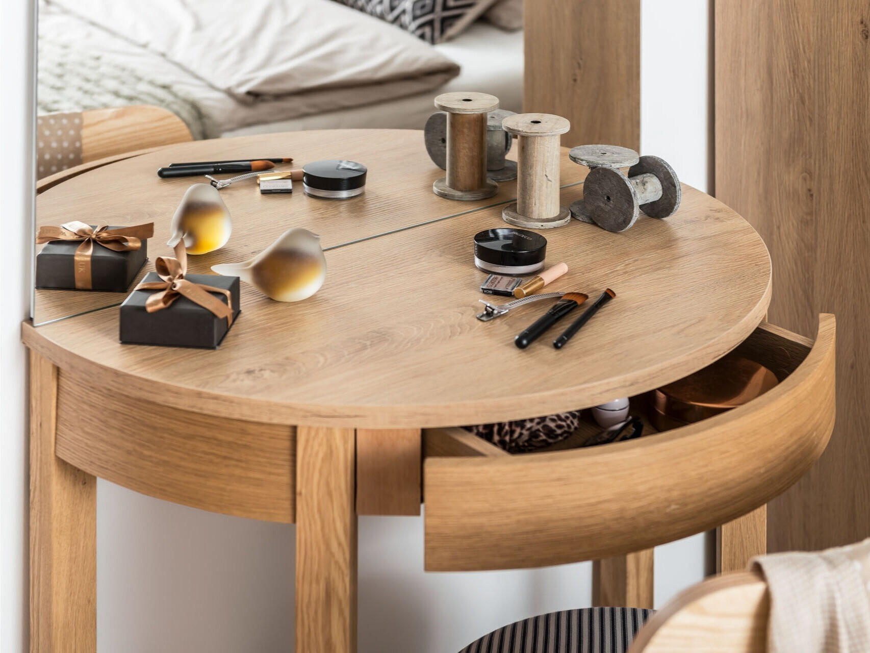 Toaletni stolić Sosero 107 (Hrast)