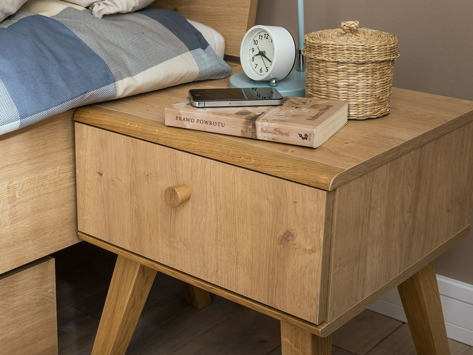 Noćni ormarić Ruvruvi 113 (Hrast)