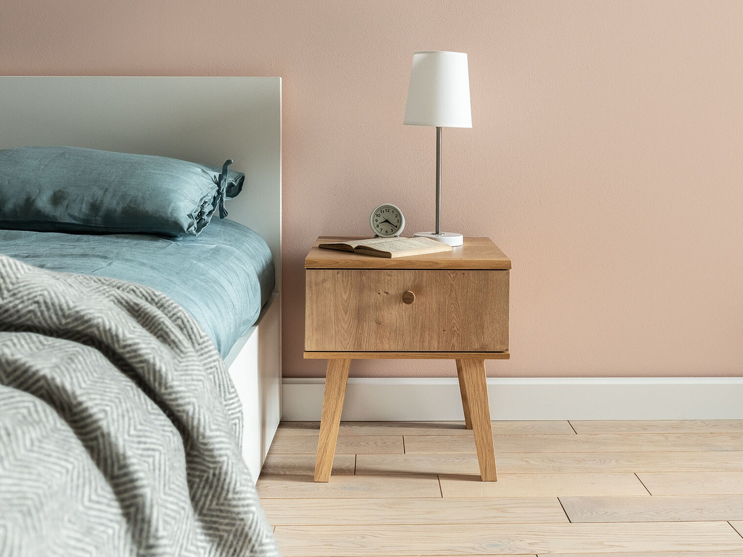 Noćni ormarić Ruvruvi 113 (Hrast)