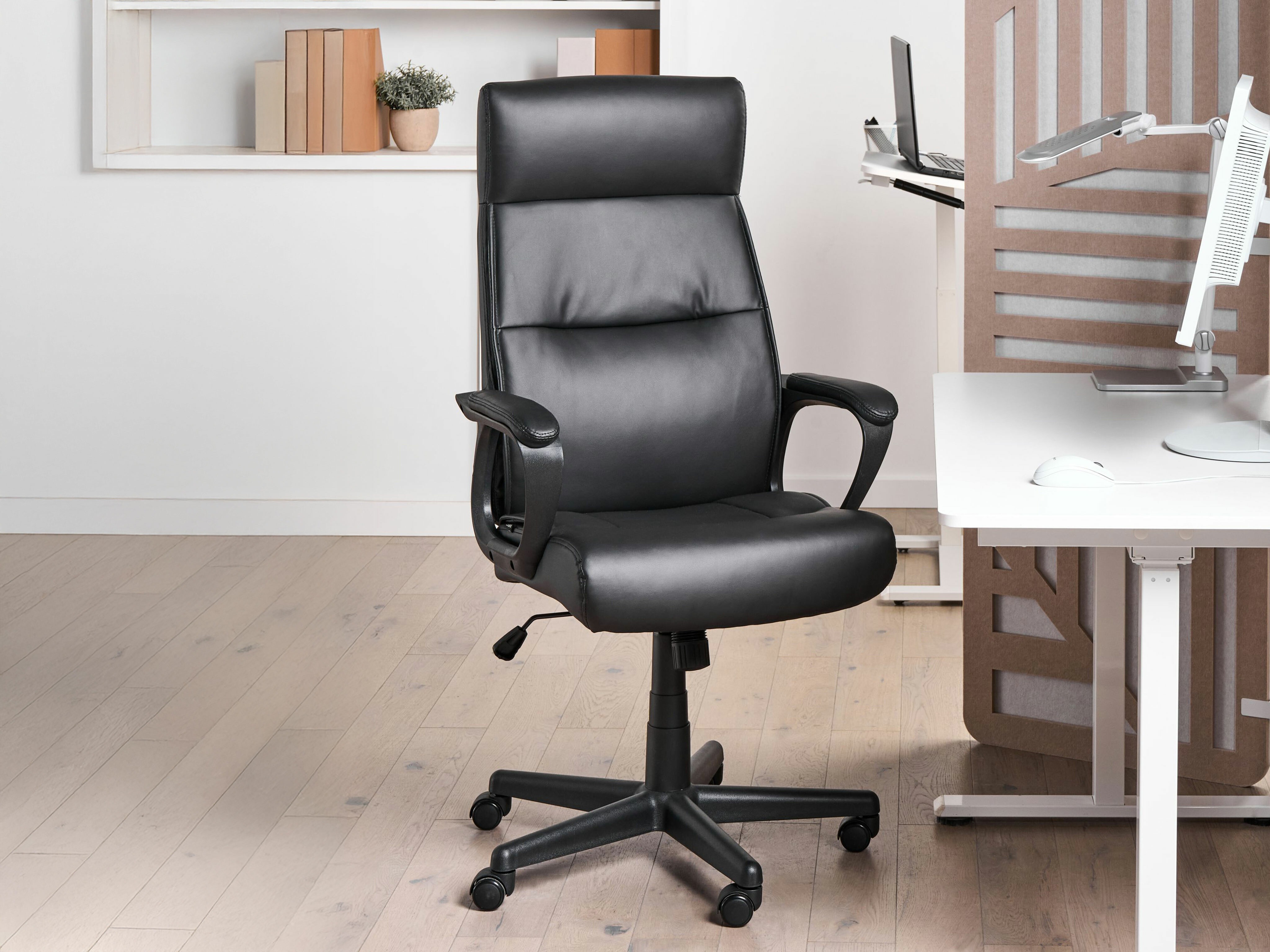 Uredska stolica Berwyn 3175 (Crna)